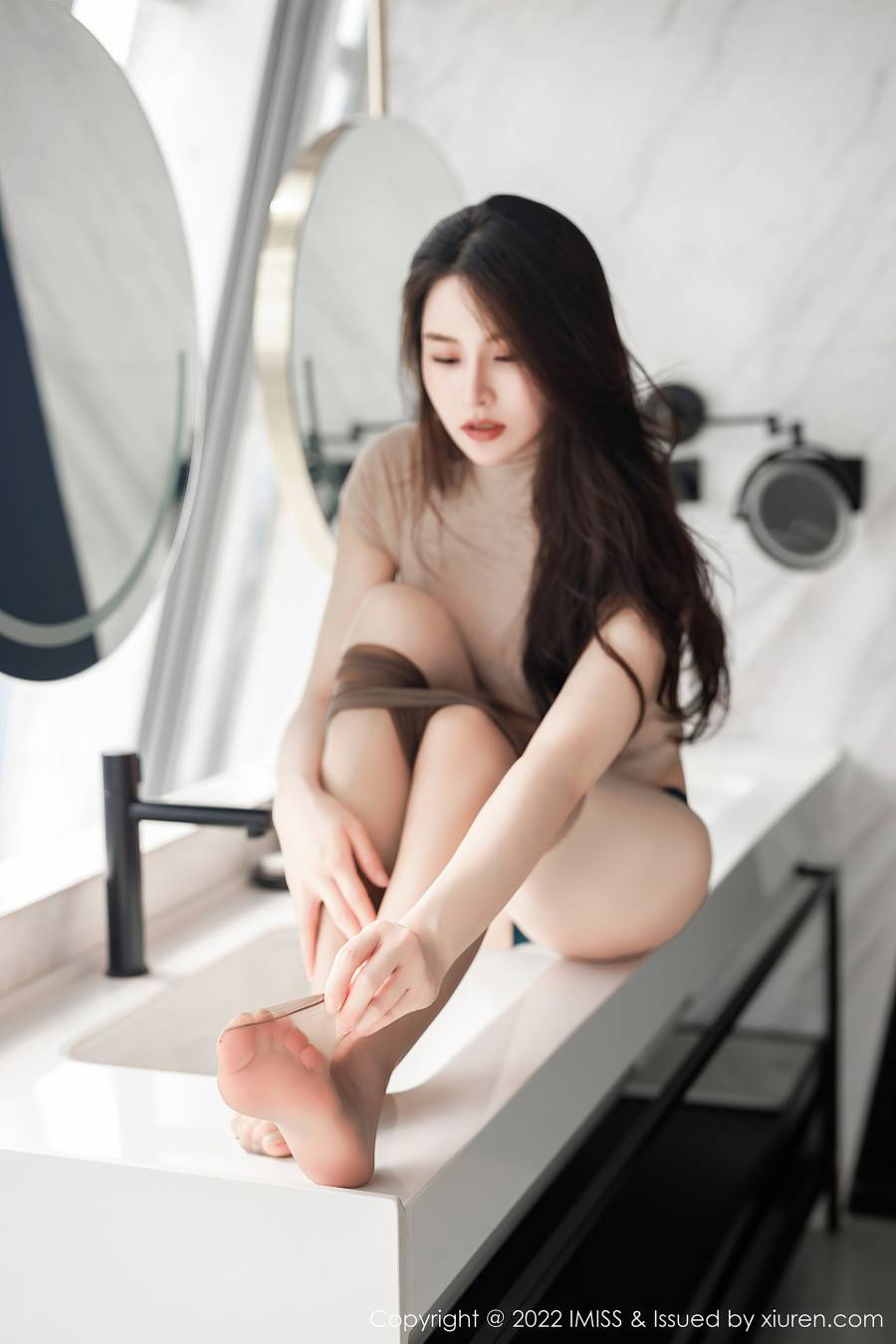 [IMiss爱蜜社] 2022.07.25 VOL.692 Vanessa [46P-400MB]