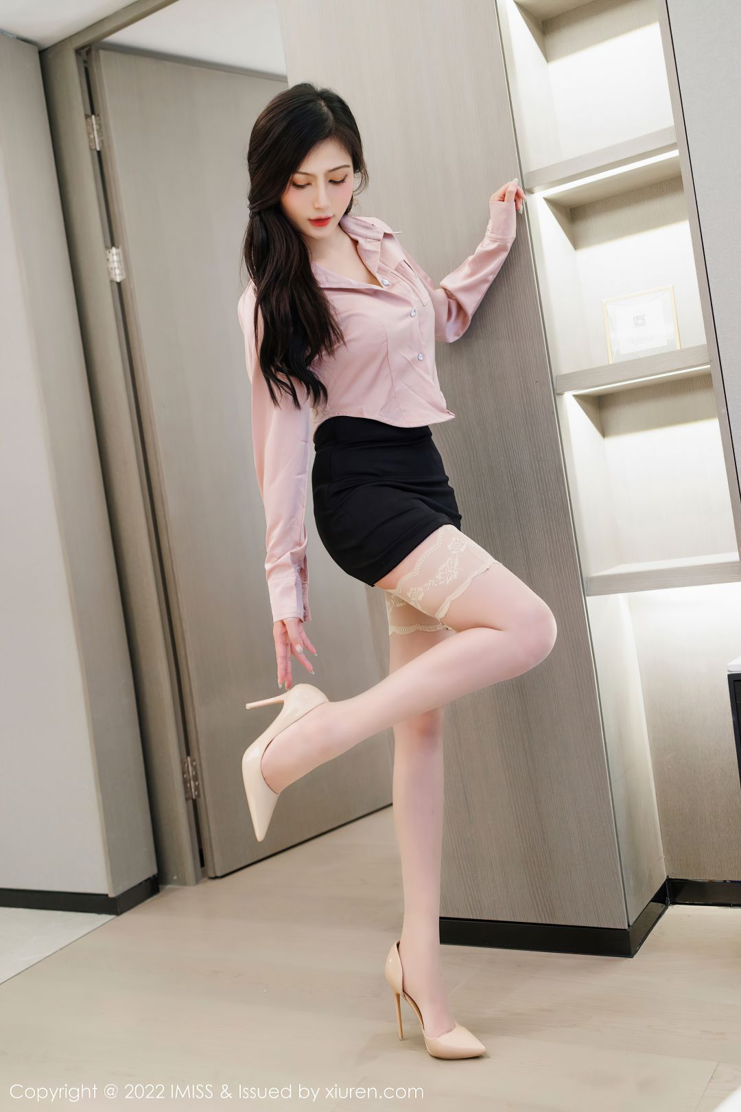 [IMiss爱蜜社] 2022.01.20 VOL.654 Lavinia肉肉 [45P-404MB]