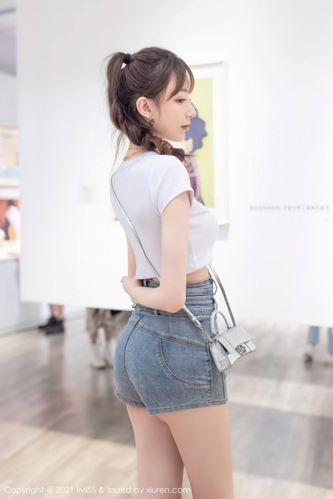 [IMiss爱蜜社] 2021.10.09 VOL.636 Lynn刘奕宁 [25P-216MB]