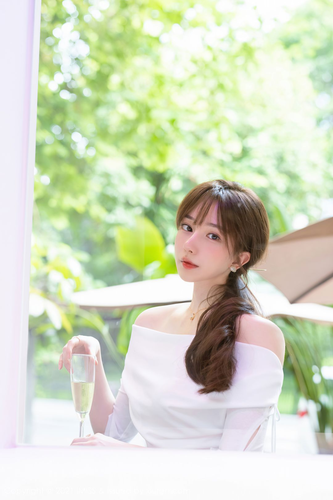 [IMiss爱蜜社] 2021.08.05 VOL.621 Lynn刘奕宁 [33P-331MB]