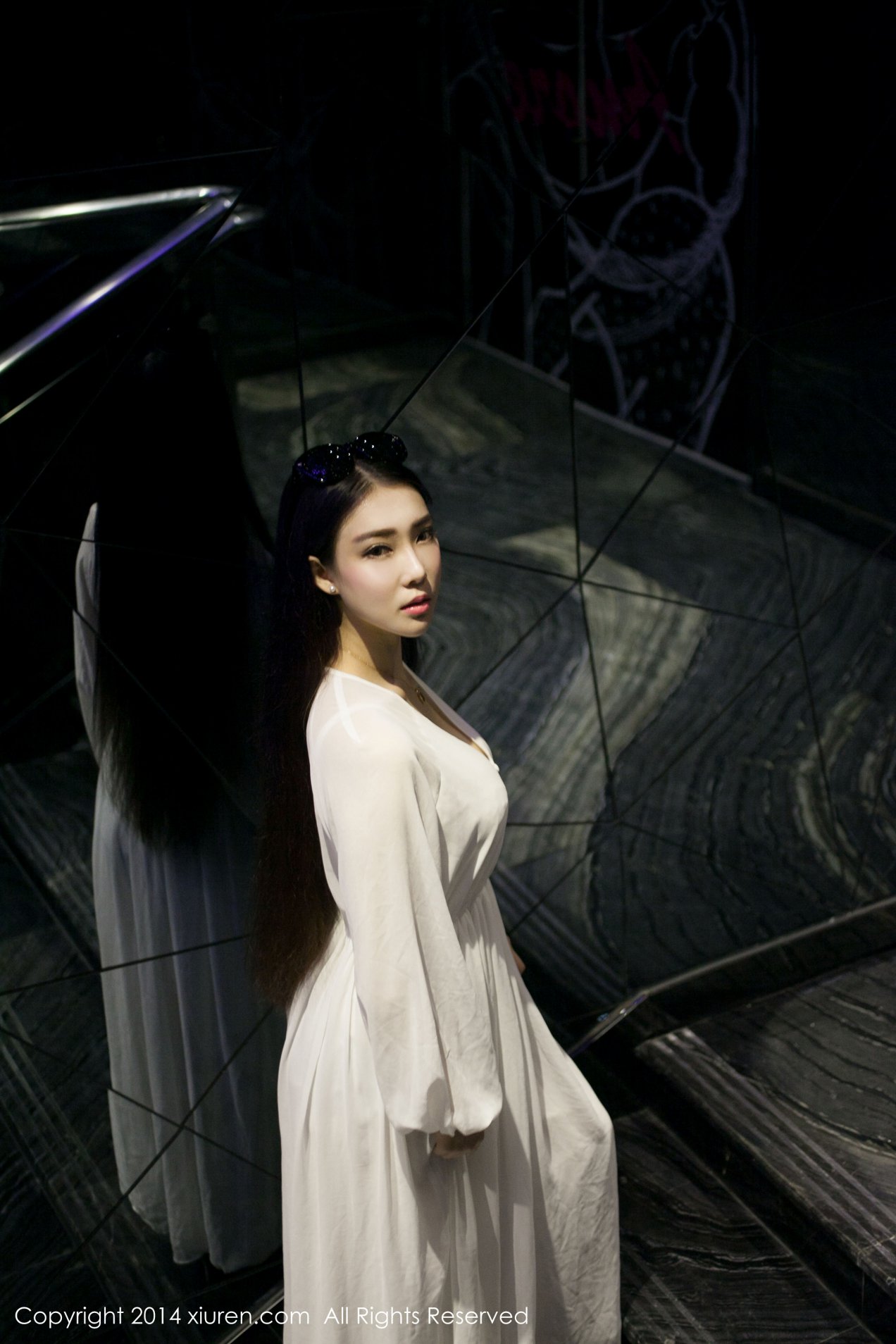 [XIUREN秀人网] 2014.04.29 NO.131 梦娜Vanessa [58P-178MB]