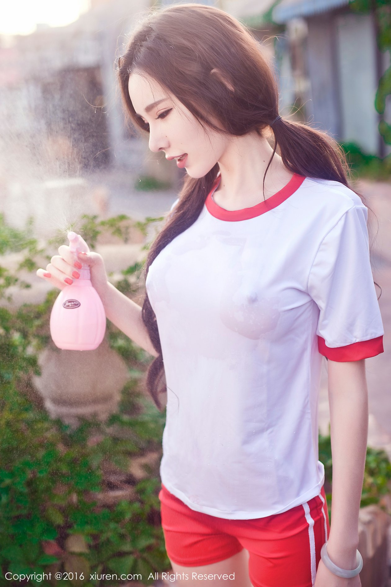 [XIUREN秀人网] 2016.12.28 NO.669 萌琪琪Irene [70P-269MB]