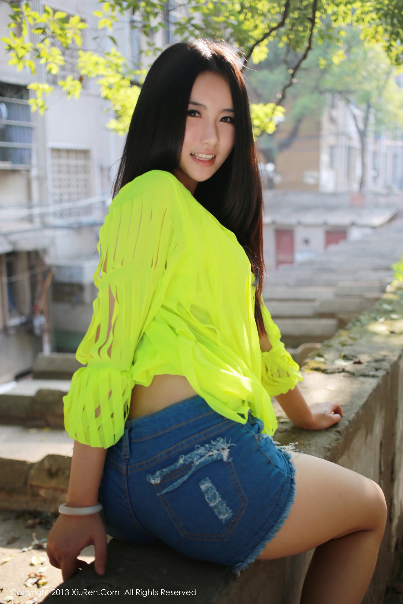 [XIUREN秀人网] 2013.09.24 NO.017 MOON嘉依 [80P-98MB]