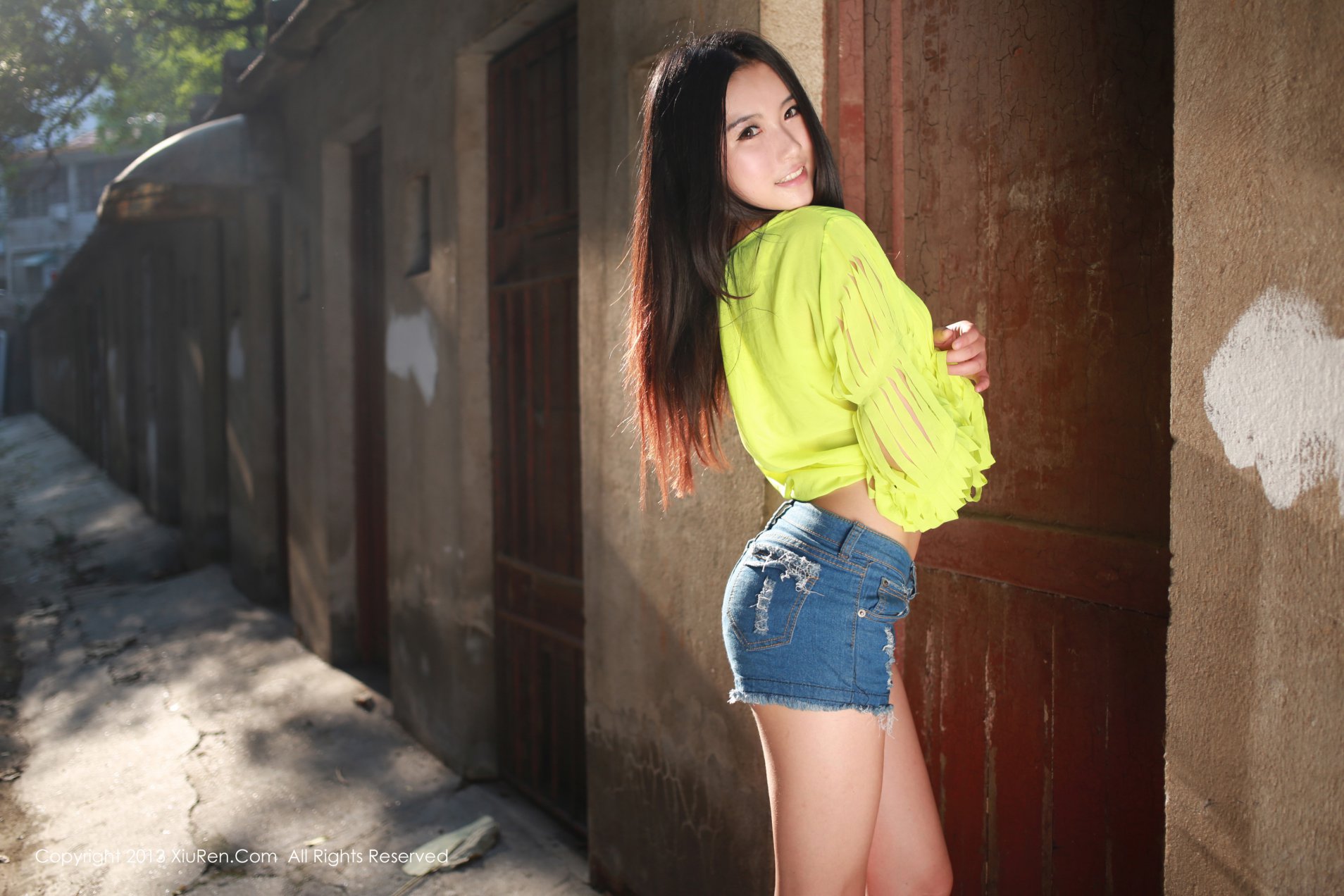 [XIUREN秀人网] 2013.09.24 NO.017 MOON嘉依 [80P-98MB]