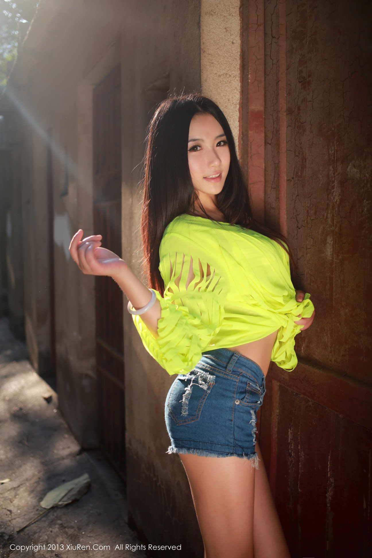 [XIUREN秀人网] 2013.09.24 NO.017 MOON嘉依 [80P-98MB]