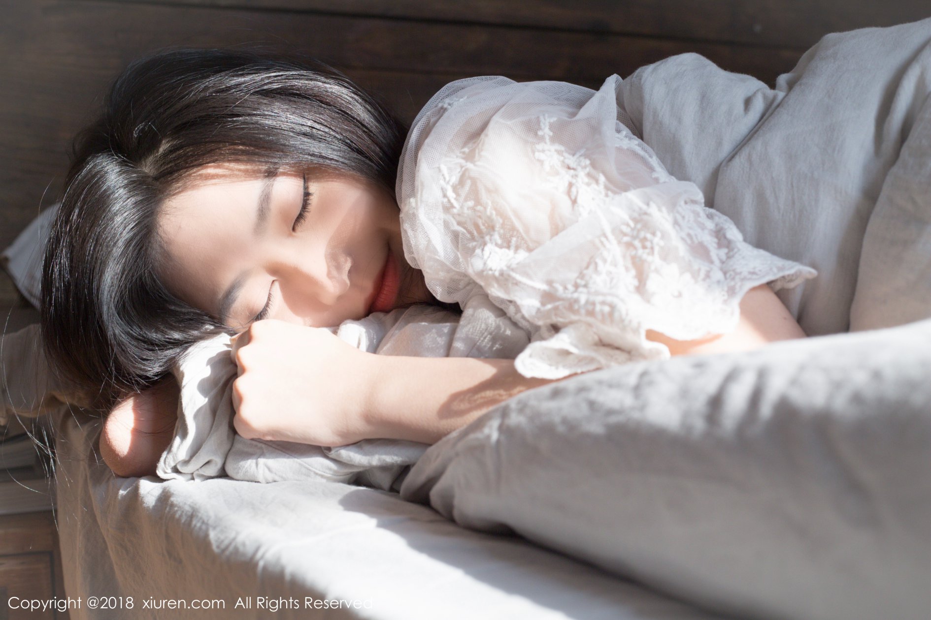 [XIUREN秀人网] 2018.05.22 NO.1024 许诺Sabrina [82P-343MB]