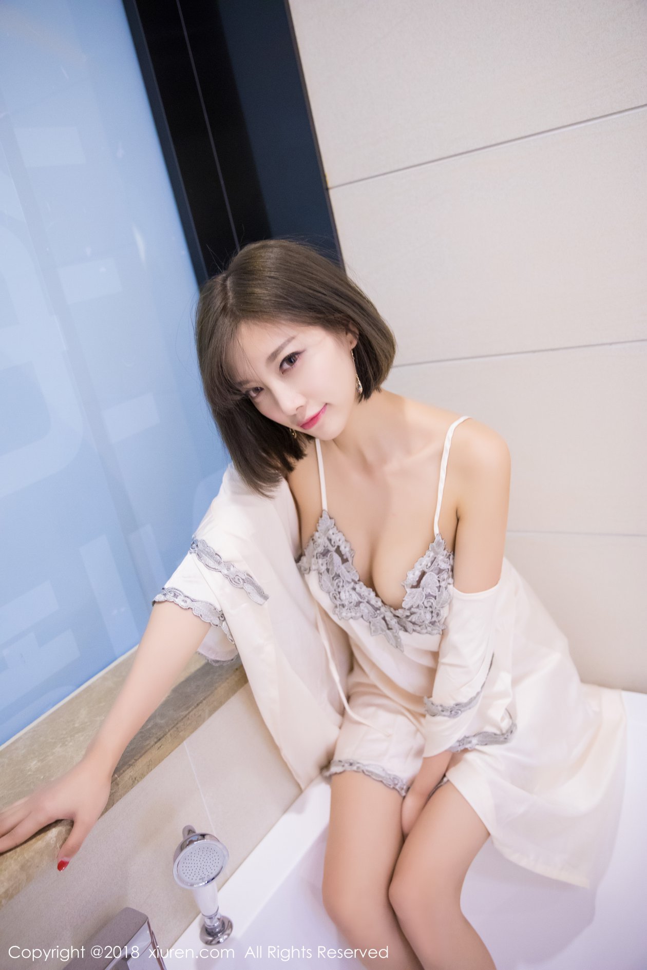 [XIUREN秀人网] 2018.06.15 NO.1045 杨晨晨sugar [53P-235MB]