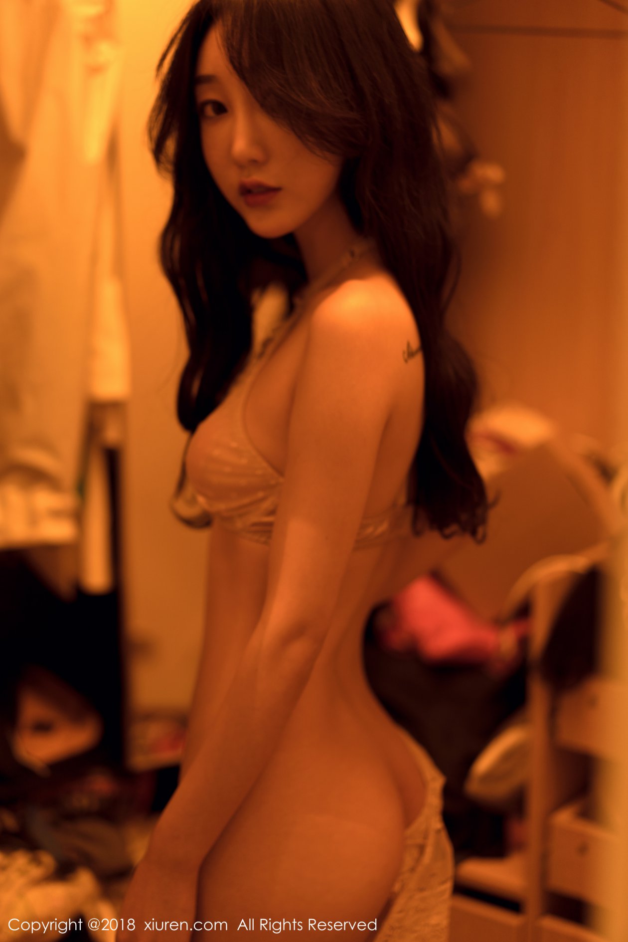 [XIUREN秀人网] 2018.10.29 NO.1210 小九月 [40P-106MB]