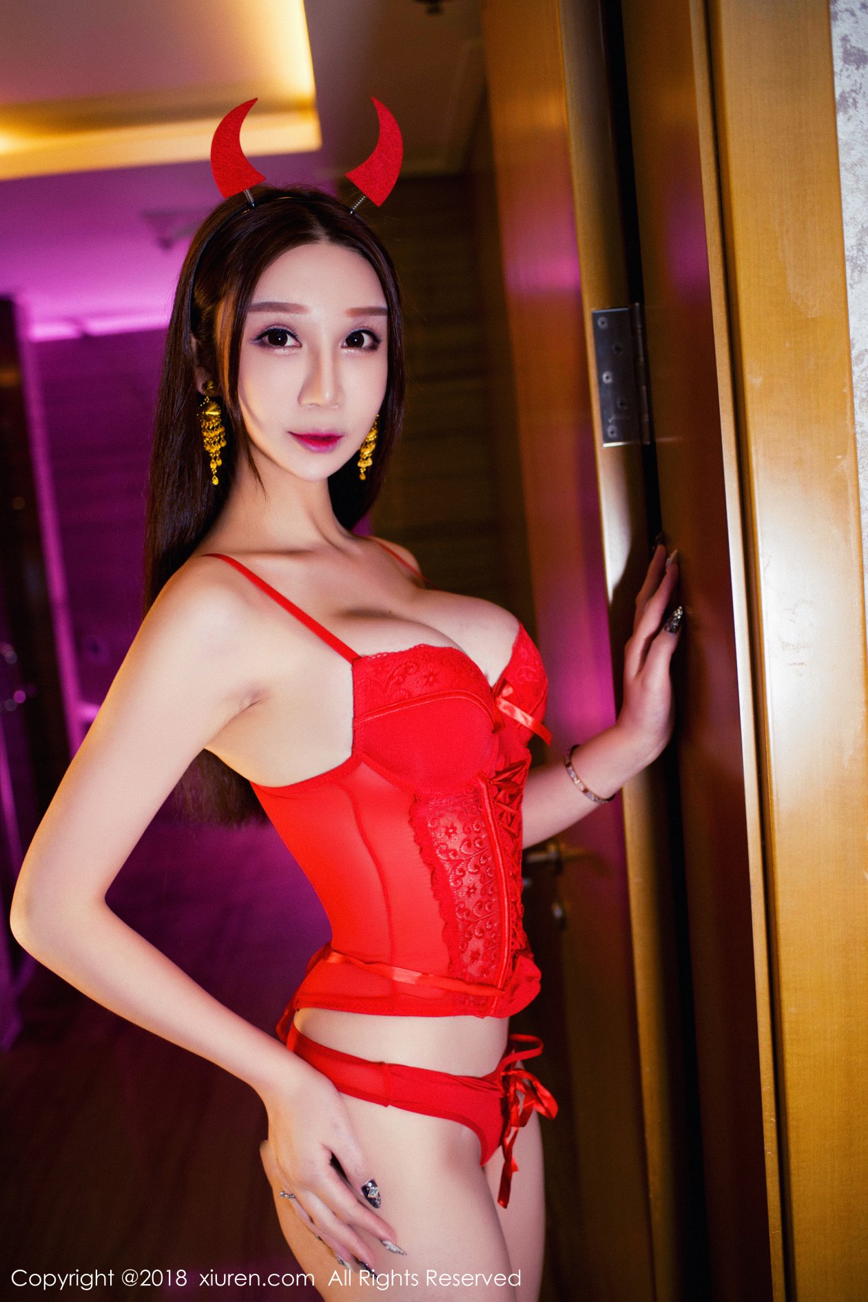 [XIUREN秀人网] 2018.10.30 NO.1212 李宓儿 [46P-248MB]