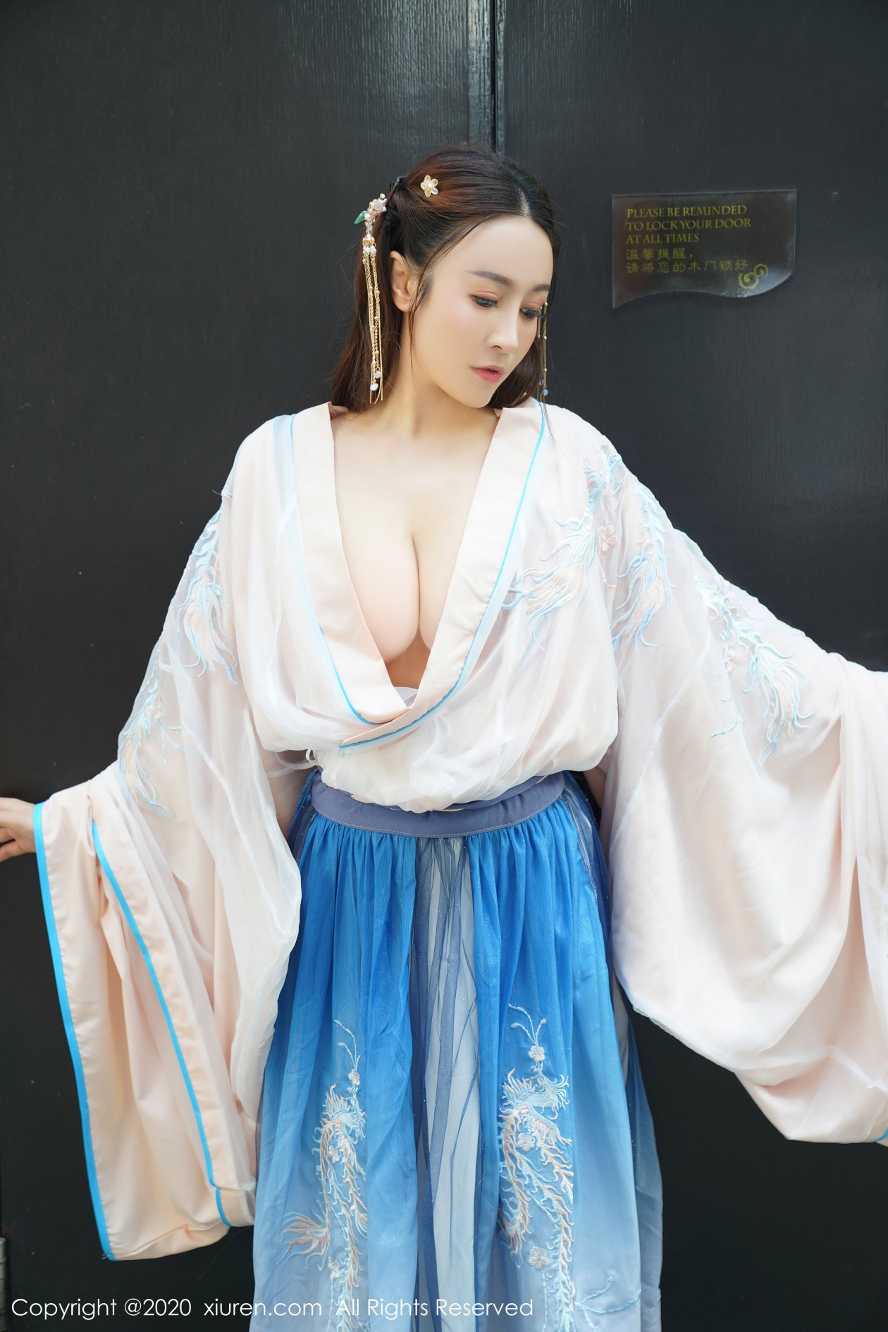 [XIUREN秀人网] 2020.02.18 NO.1983 周井空 [41P-106MB]