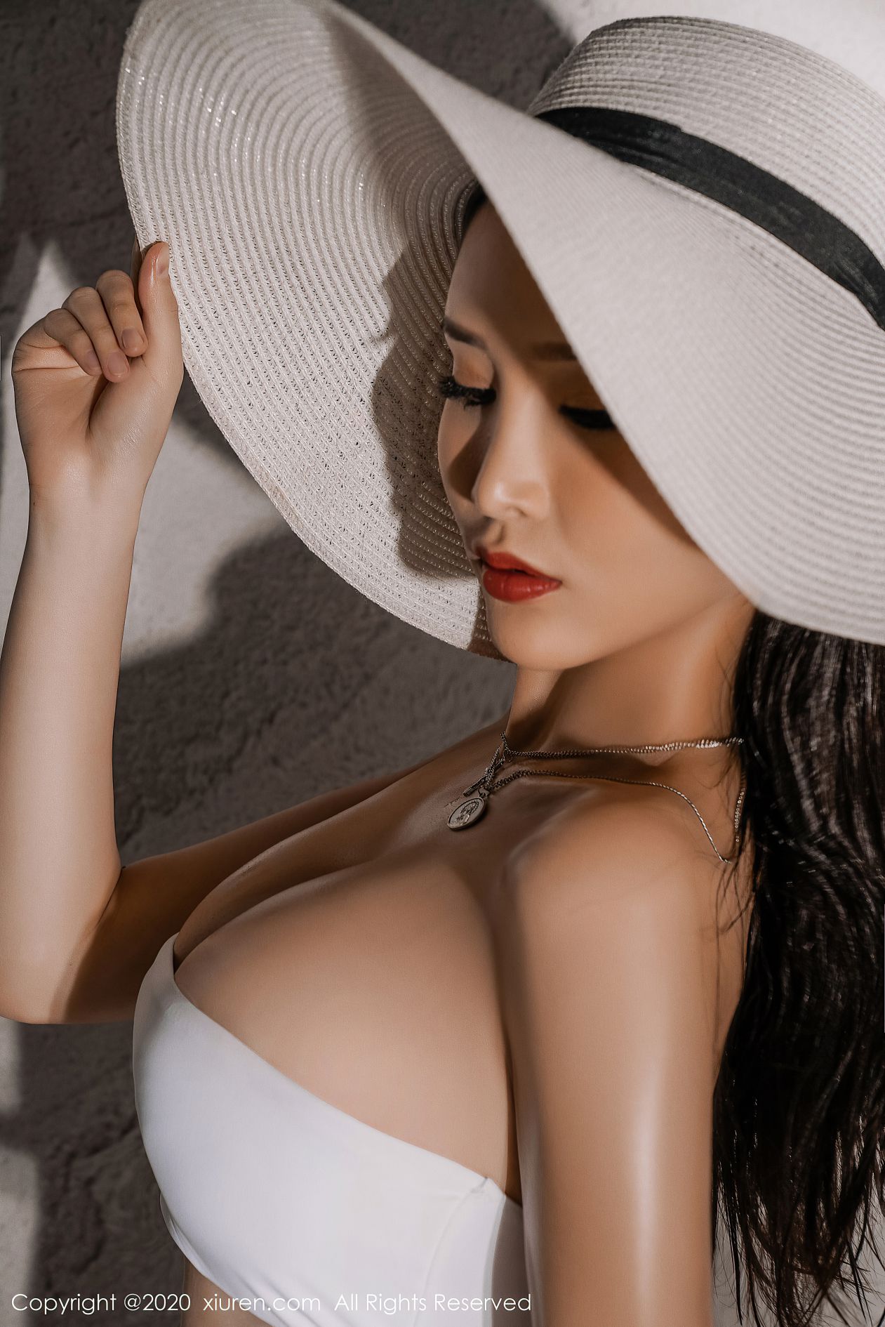[XIUREN秀人网] 2020.07.17 NO.2339 奶瓶土肥圆矮挫丑黑穷 [40P-631MB]