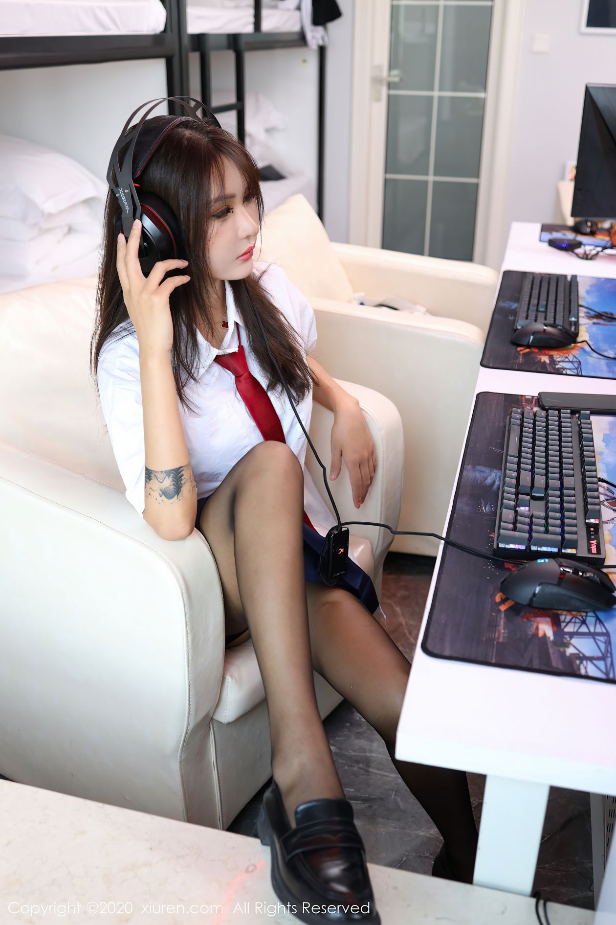 [XIUREN秀人网] 2020.08.19 NO.2461 Emily顾奈奈 [90P-862MB]