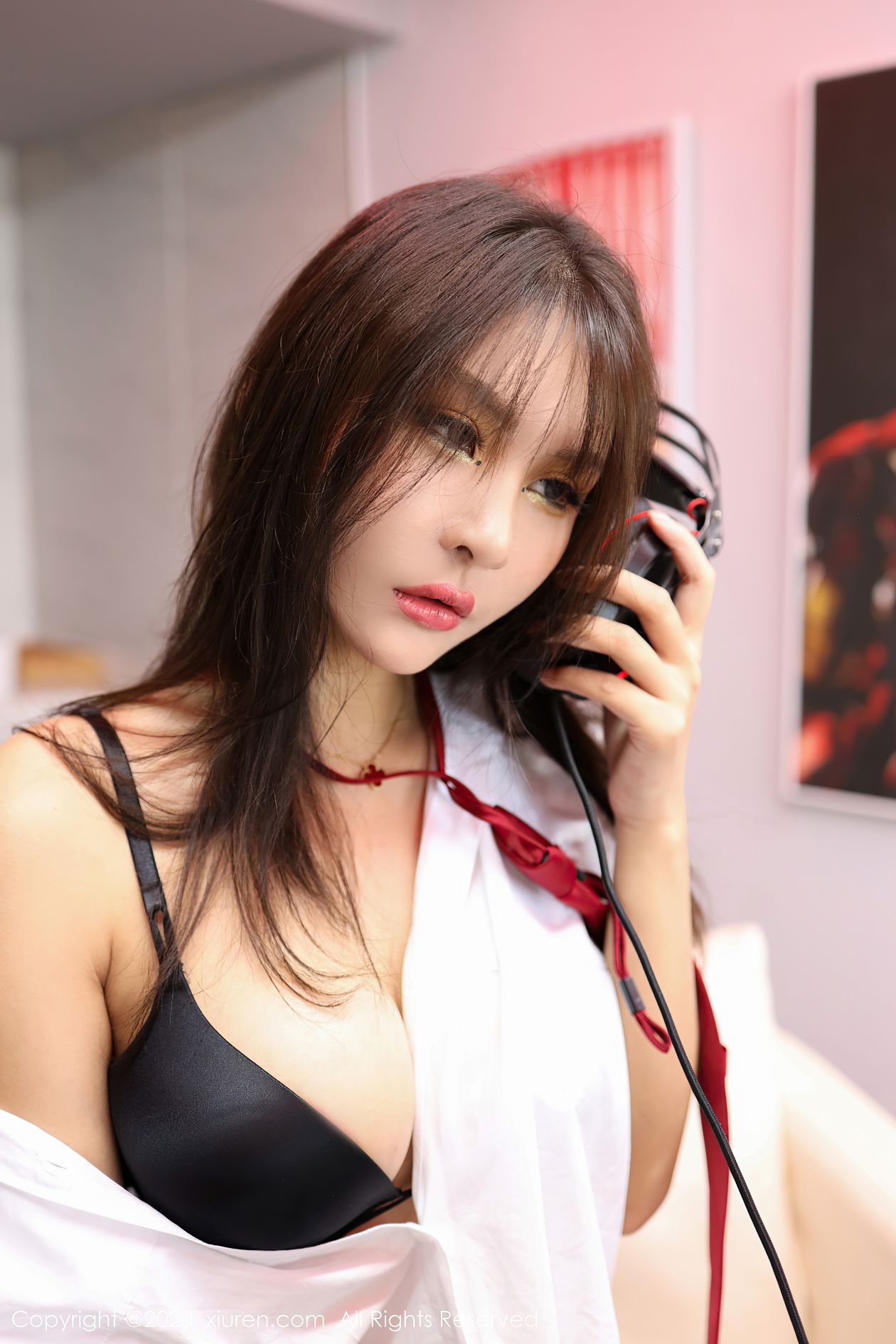 [XIUREN秀人网] 2020.08.19 NO.2461 Emily顾奈奈 [90P-862MB]