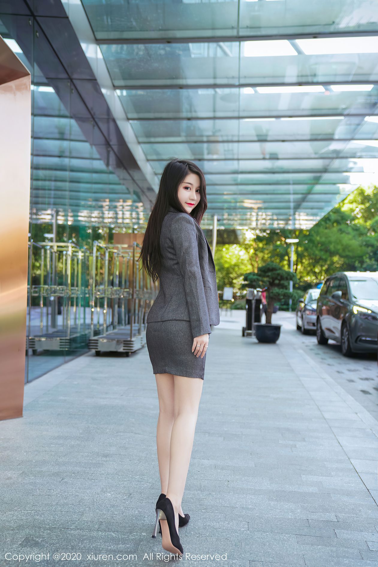 [XIUREN秀人网] 2020.10.09 NO.2628 美七Mia [64P-660MB]
