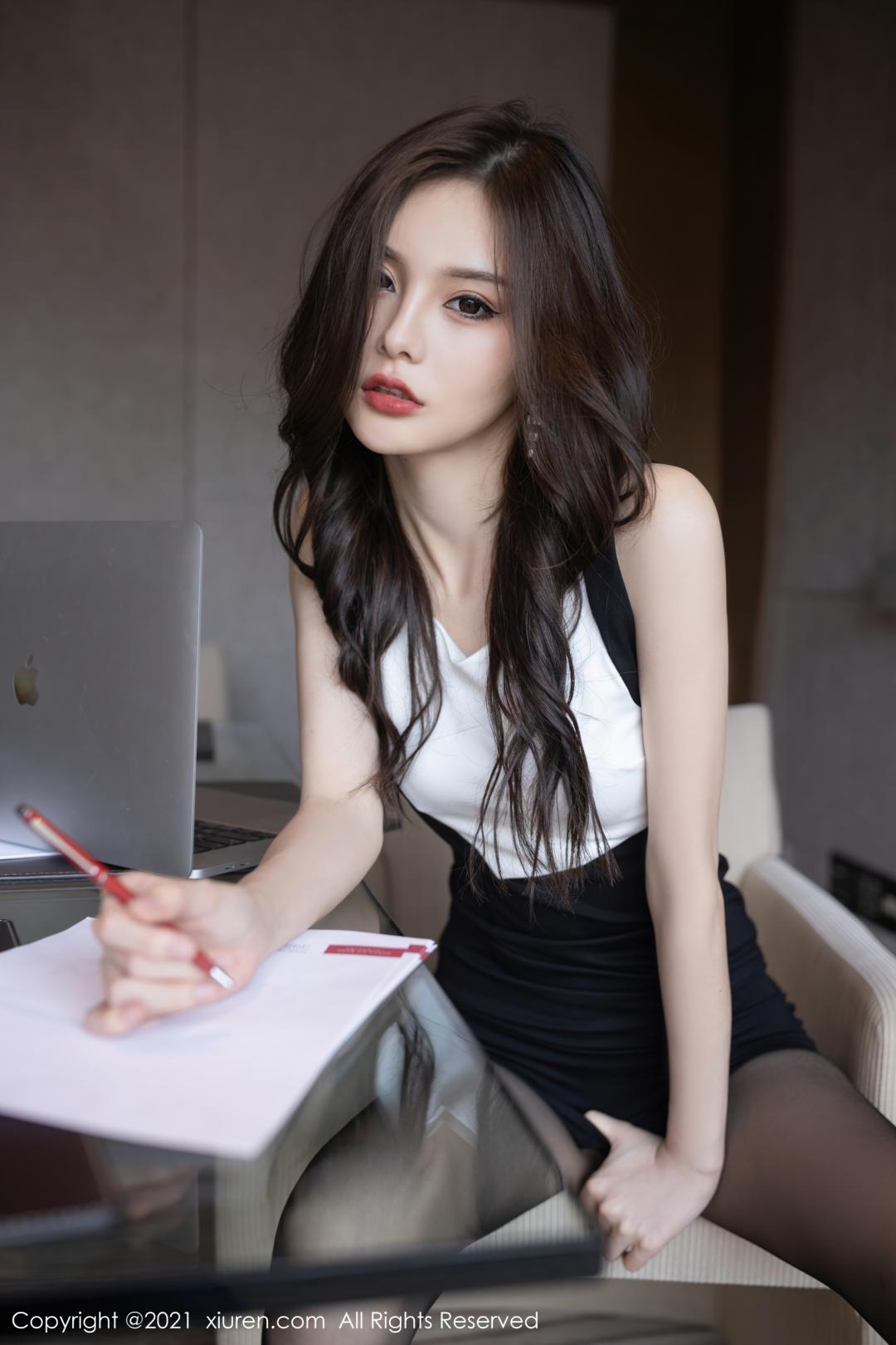 [XIUREN秀人网] 2021.08.19 NO.3824 王心怡 [88P-727MB]