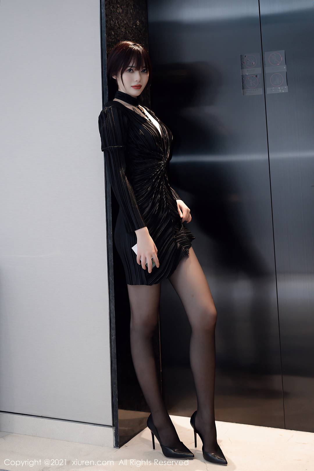 [XIUREN秀人网] 2021.10.19 NO.4080 Arude薇薇 [70P-790MB]