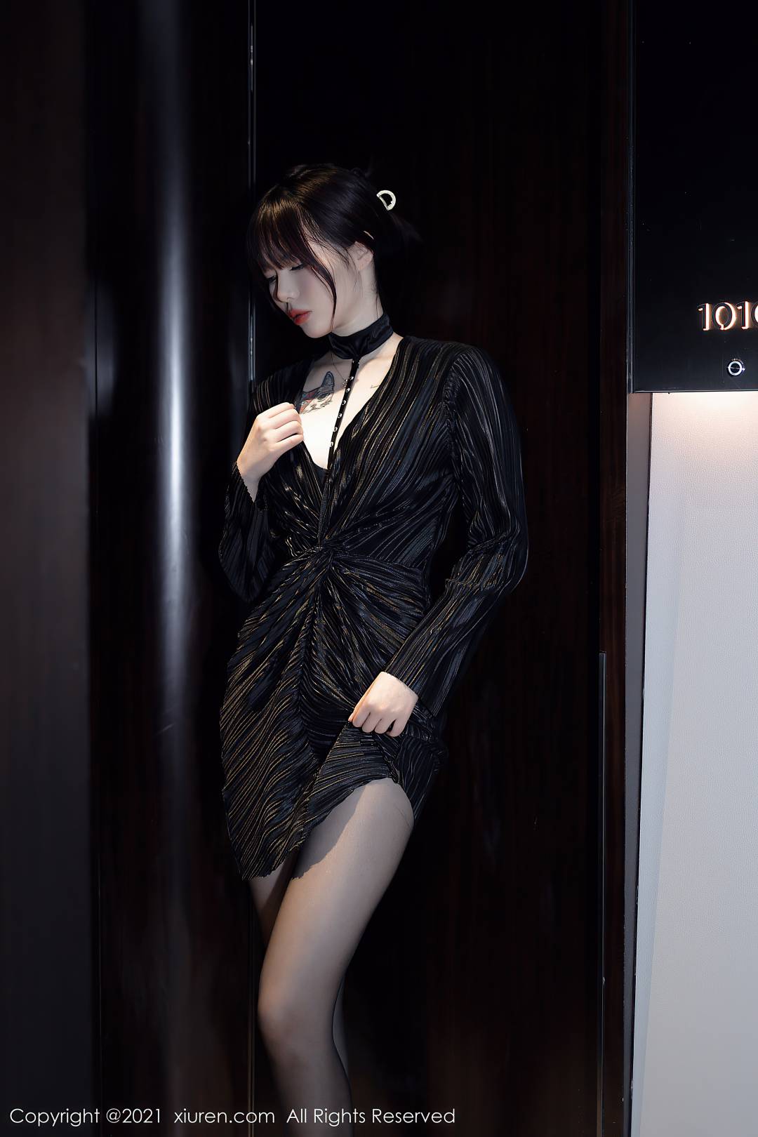 [XIUREN秀人网] 2021.10.19 NO.4080 Arude薇薇 [70P-790MB]