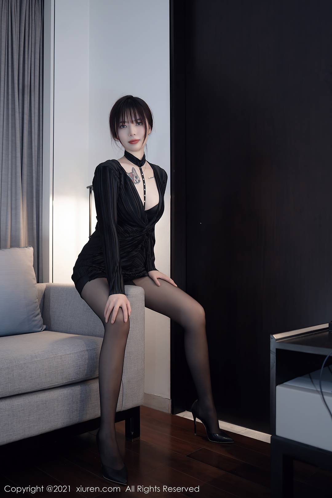 [XIUREN秀人网] 2021.10.19 NO.4080 Arude薇薇 [70P-790MB]