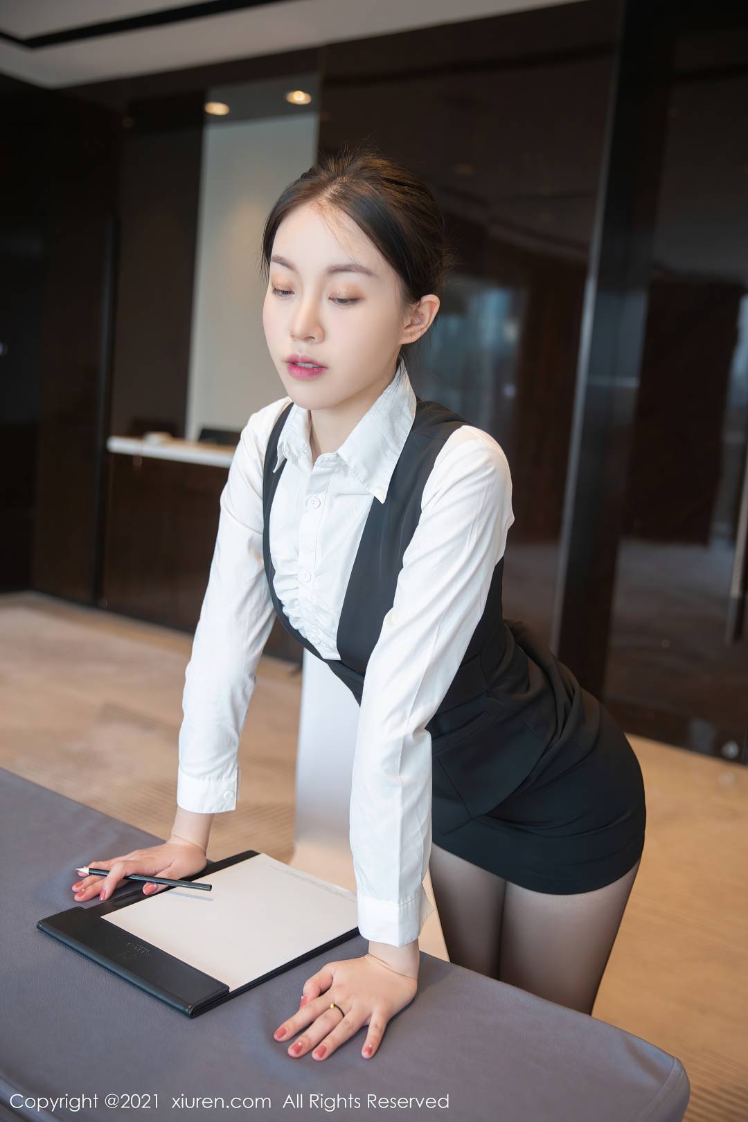 [XIUREN秀人网] 2021.10.19 NO.4083 一颗甜蛋黄a [78P-731MB]