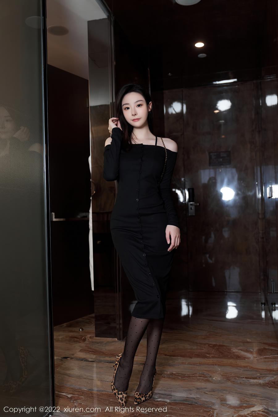 [XIUREN秀人网] 2022.09.01 NO.5529 是小逗逗 [92P-913MB]