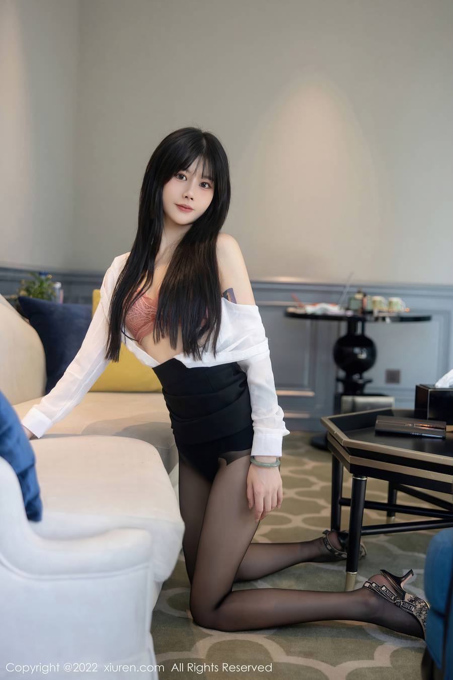 [XIUREN秀人网] 2022.11.16 NO.5861 77qiqi [79P-704MB]