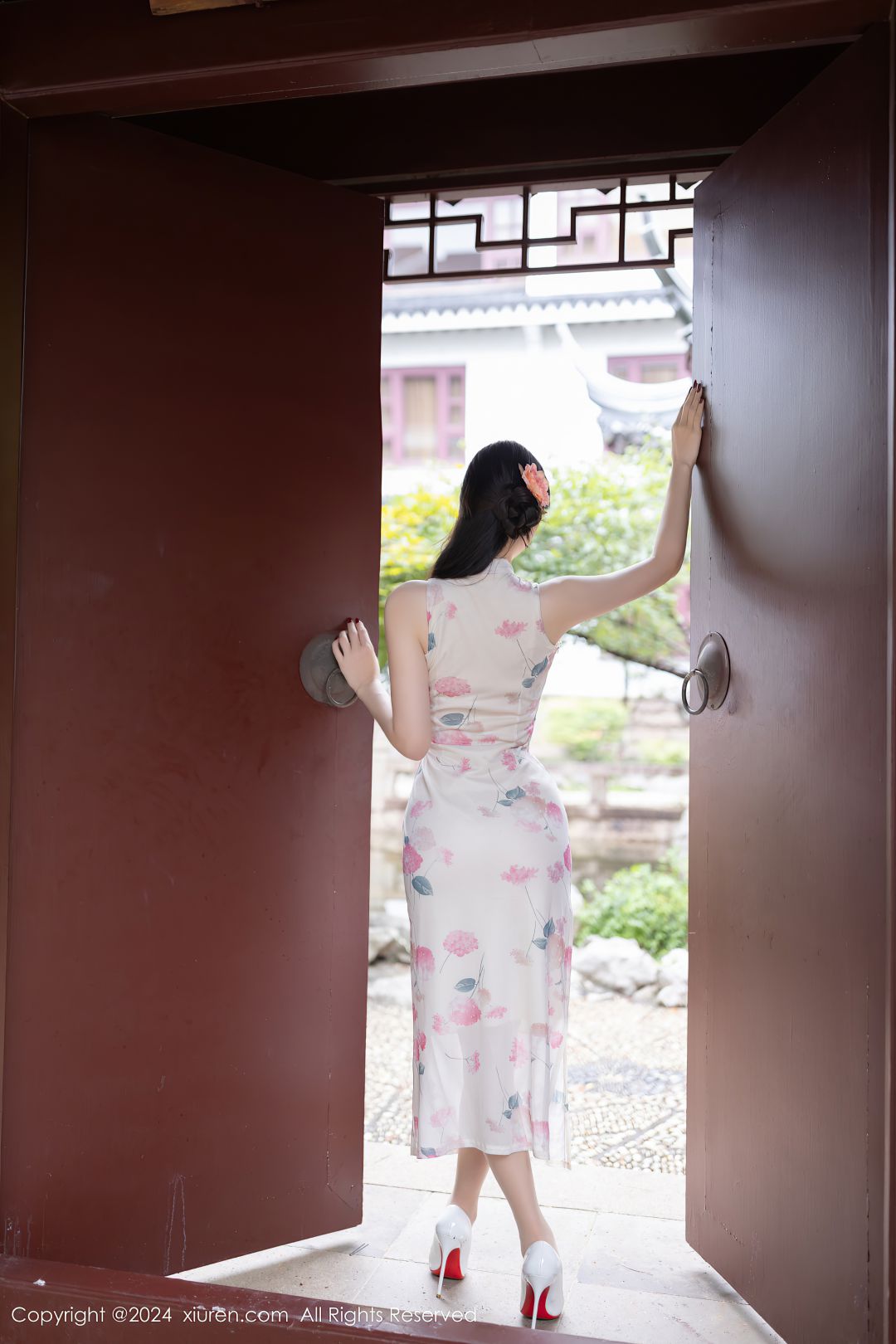 [XIUREN秀人网] 2024.08.29 NO.9087 小逗逗 [79P-733MB]