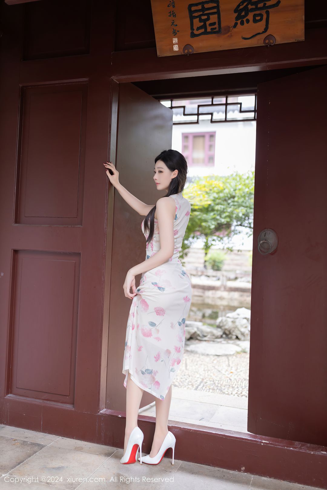 [XIUREN秀人网] 2024.08.29 NO.9087 小逗逗 [79P-733MB]