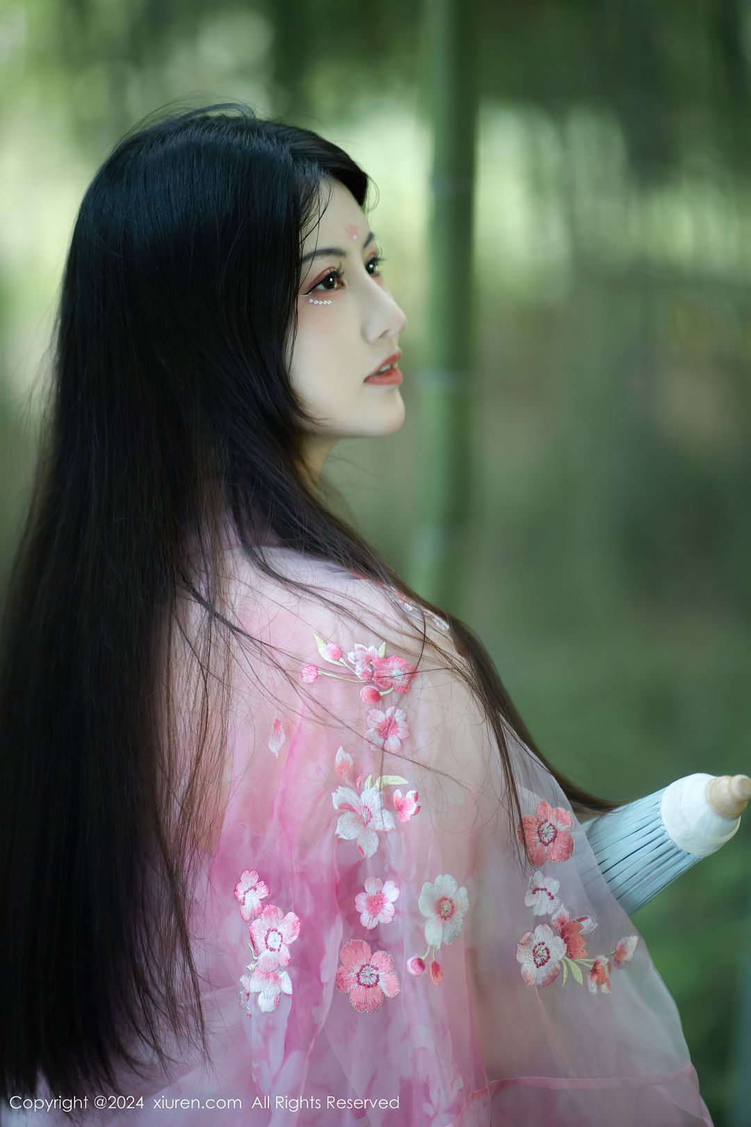 [XIUREN秀人网] 2024.09.02 NO.9100 诗诗kiki [70P-663MB]