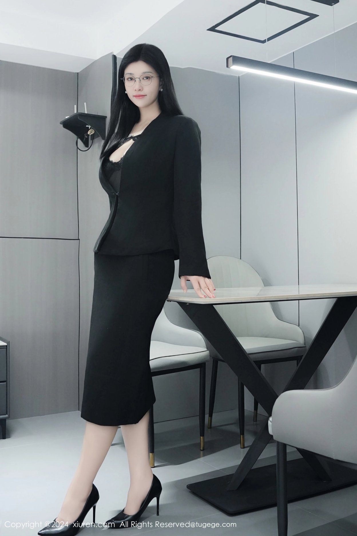 [XIUREN秀人网] 2024.12.23 NO.9639 雅茹老师 [81P-665MB]