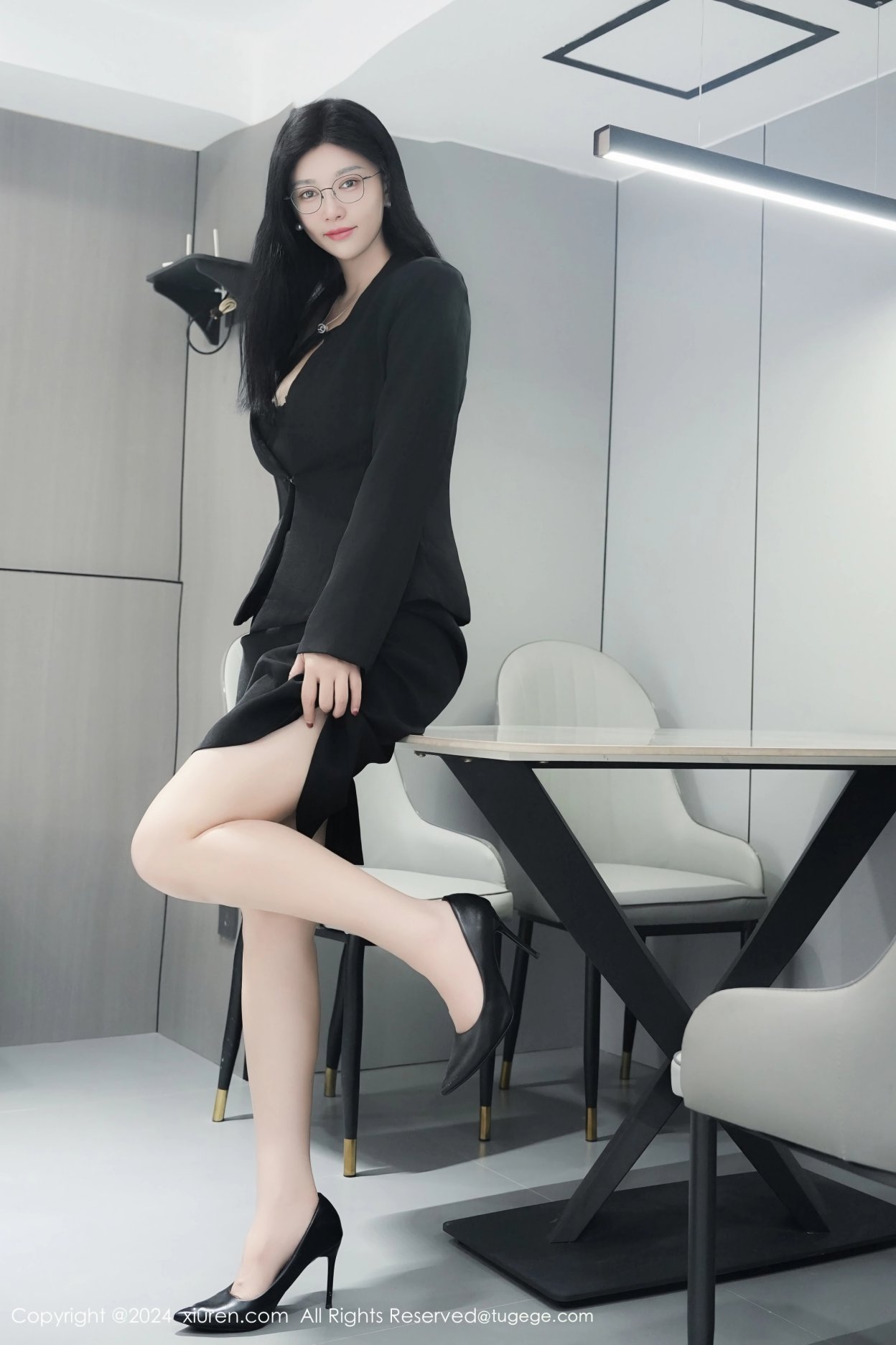 [XIUREN秀人网] 2024.12.23 NO.9639 雅茹老师 [81P-665MB]