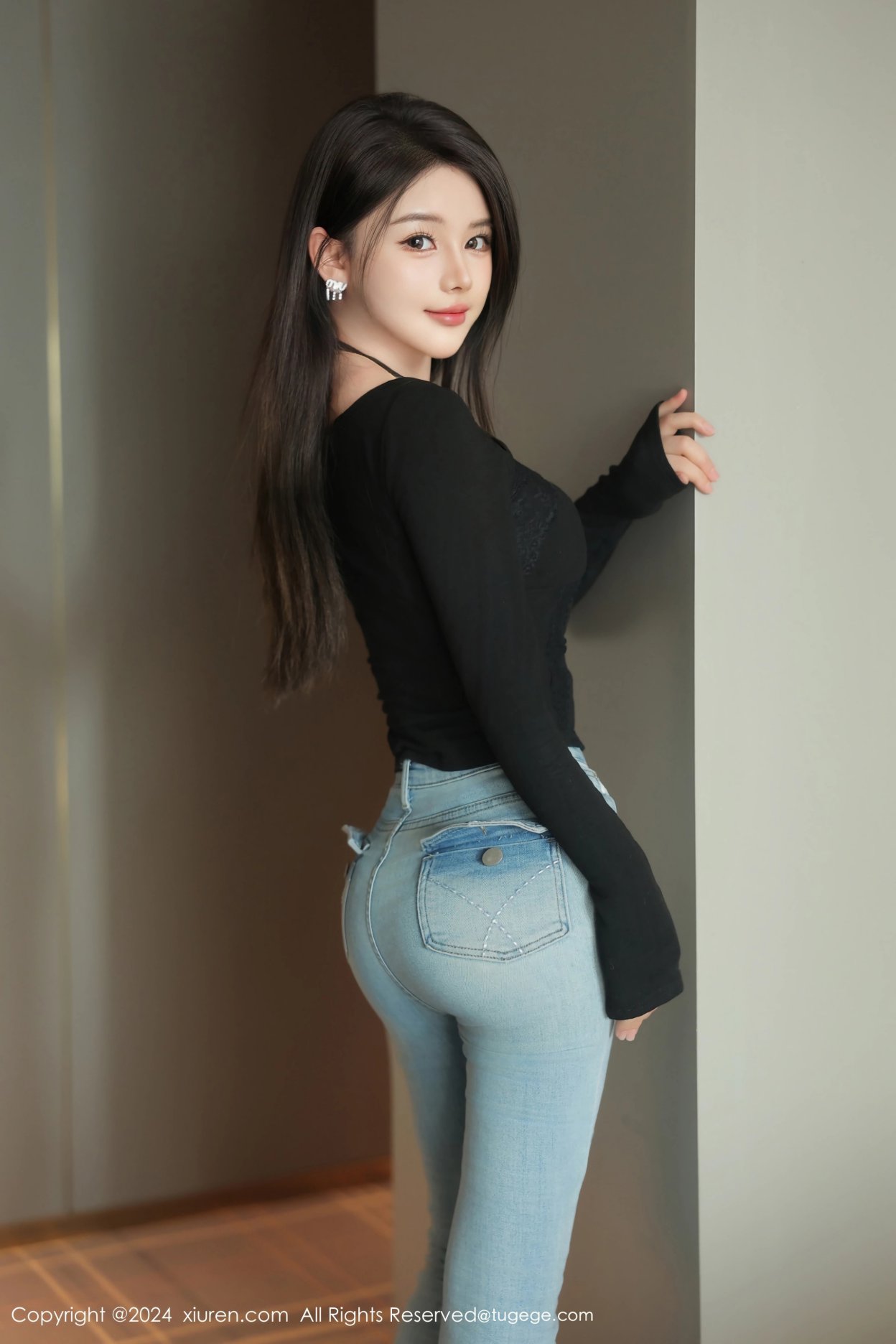 [XIUREN秀人网] 2024.12.27 NO.9666 爱酱里 [77P-752MB]