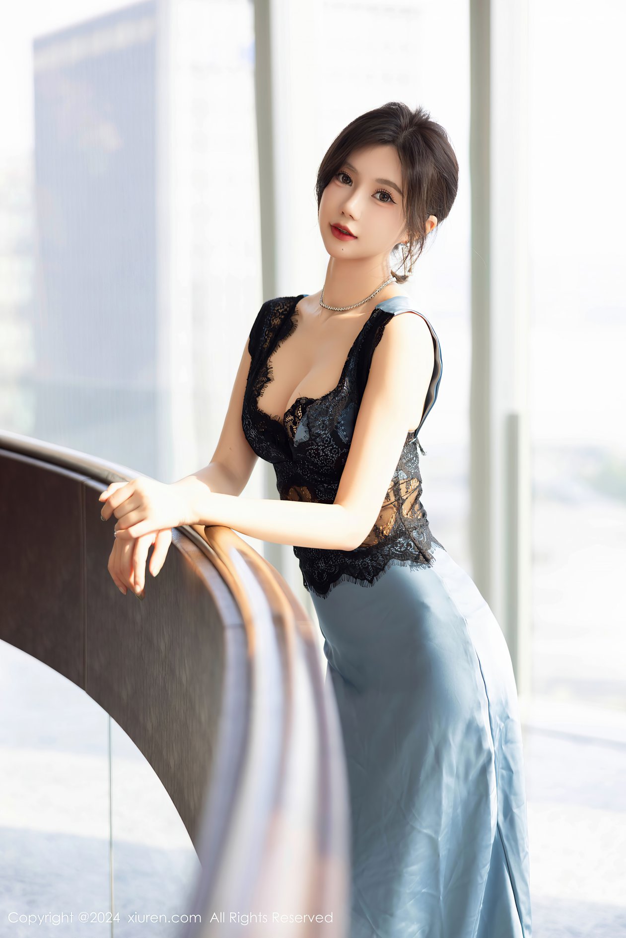 [XIUREN秀人网] 2024.10.18 NO.9310 绮里嘉ula [94P-868MB]