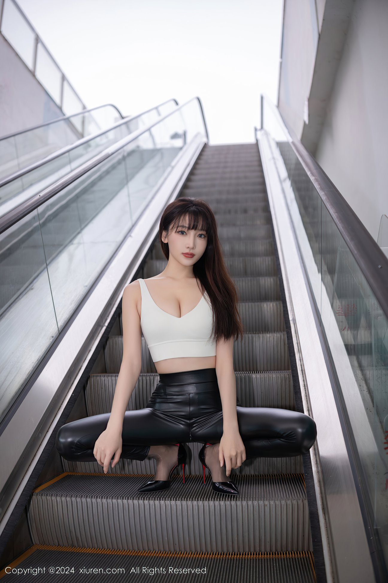 [XIUREN秀人网] 2024.10.31 NO.9377 陆萱萱 [81P-749MB]