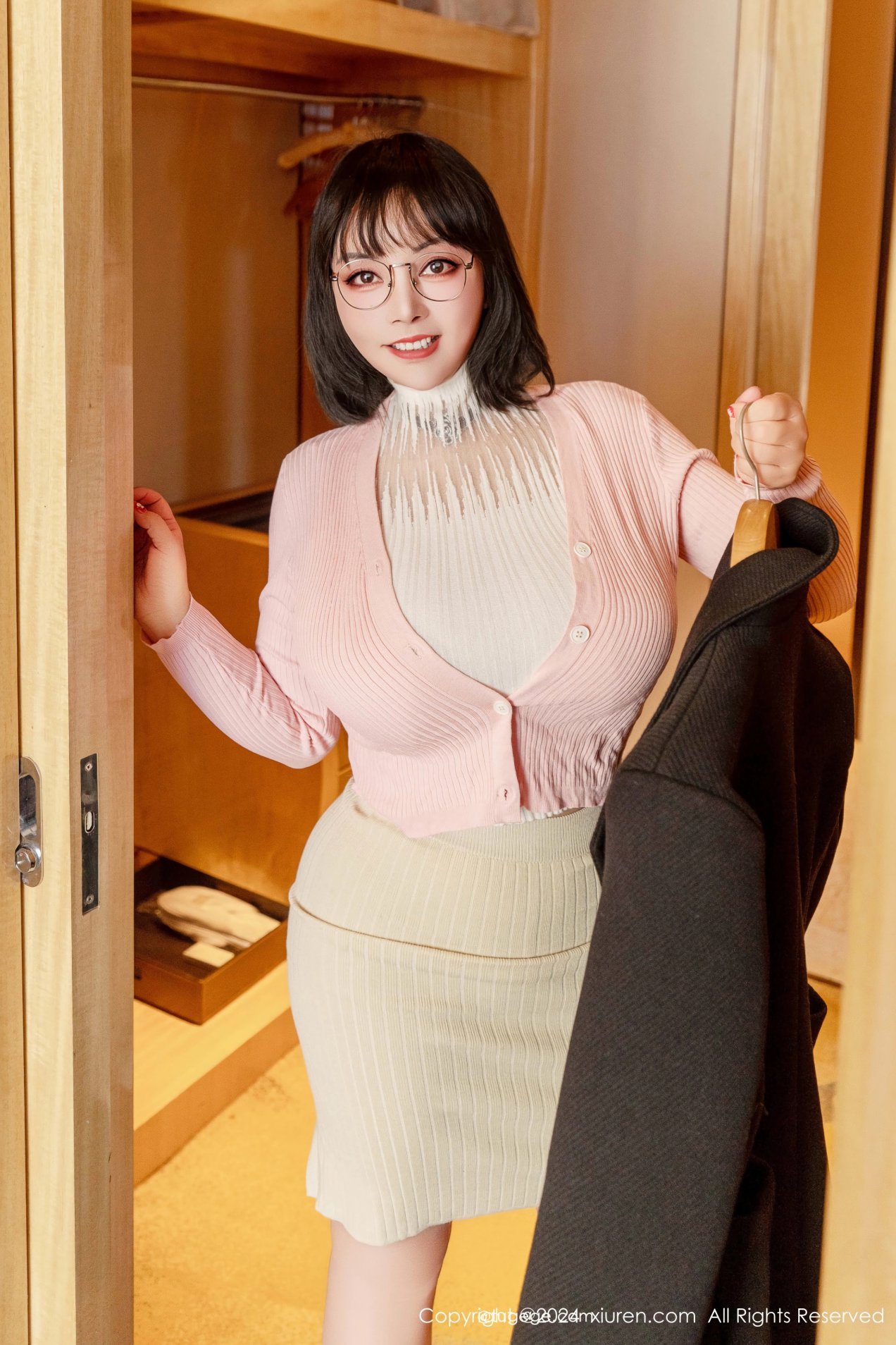 [XIUREN秀人网] 2024.12.31 NO.9685 油田溪溪 [97P-1014MB]