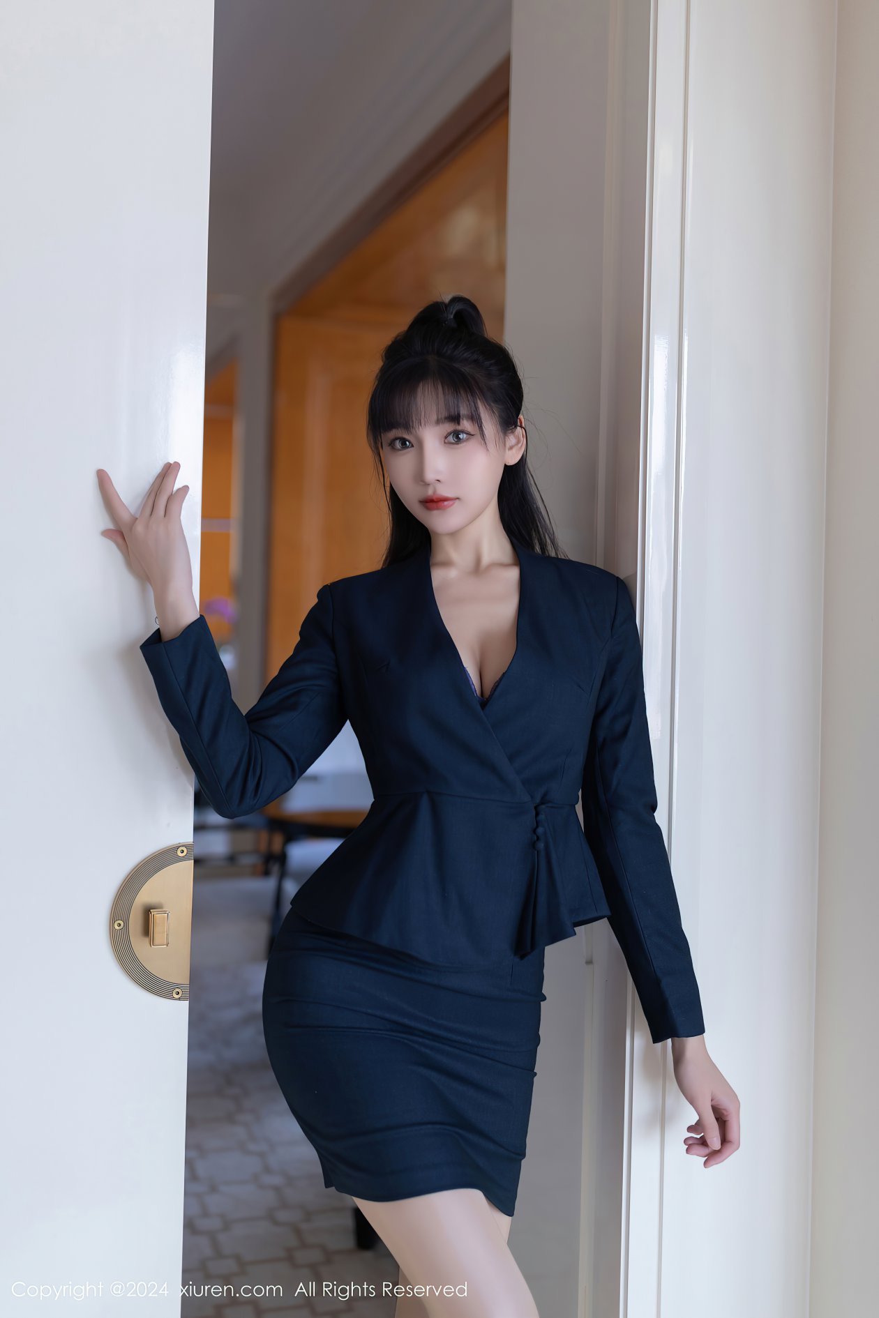 [XIUREN秀人网] 2024.10.10 NO.9263 陆萱萱 [80P-735MB]