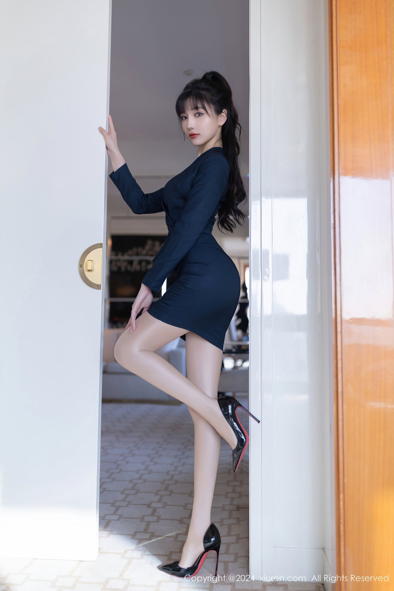 [XIUREN秀人网] 2024.10.10 NO.9263 陆萱萱 [80P-735MB]
