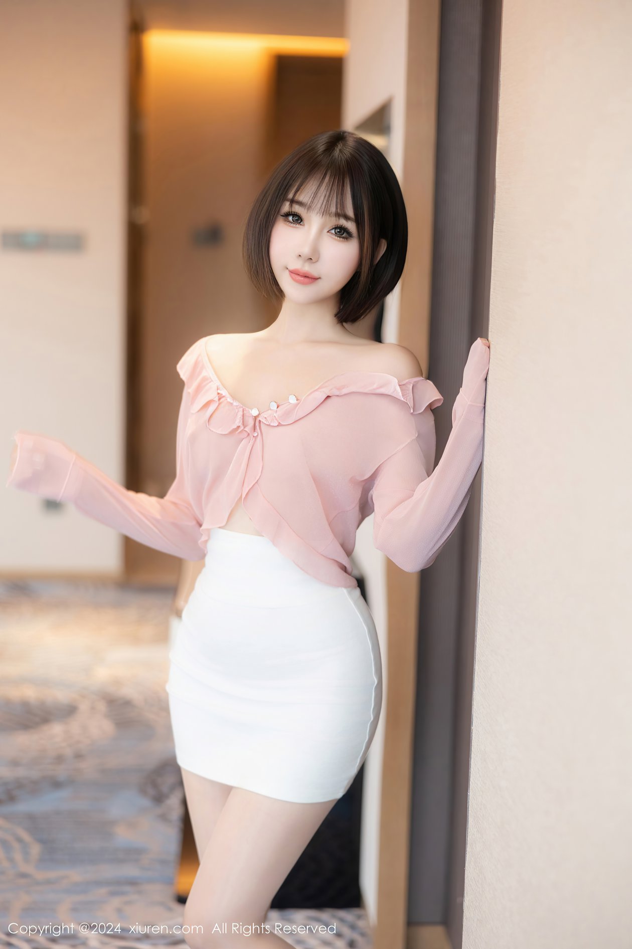 [XIUREN秀人网] 2024.10.12 NO.9273 波巧酱 [79P-757MB]