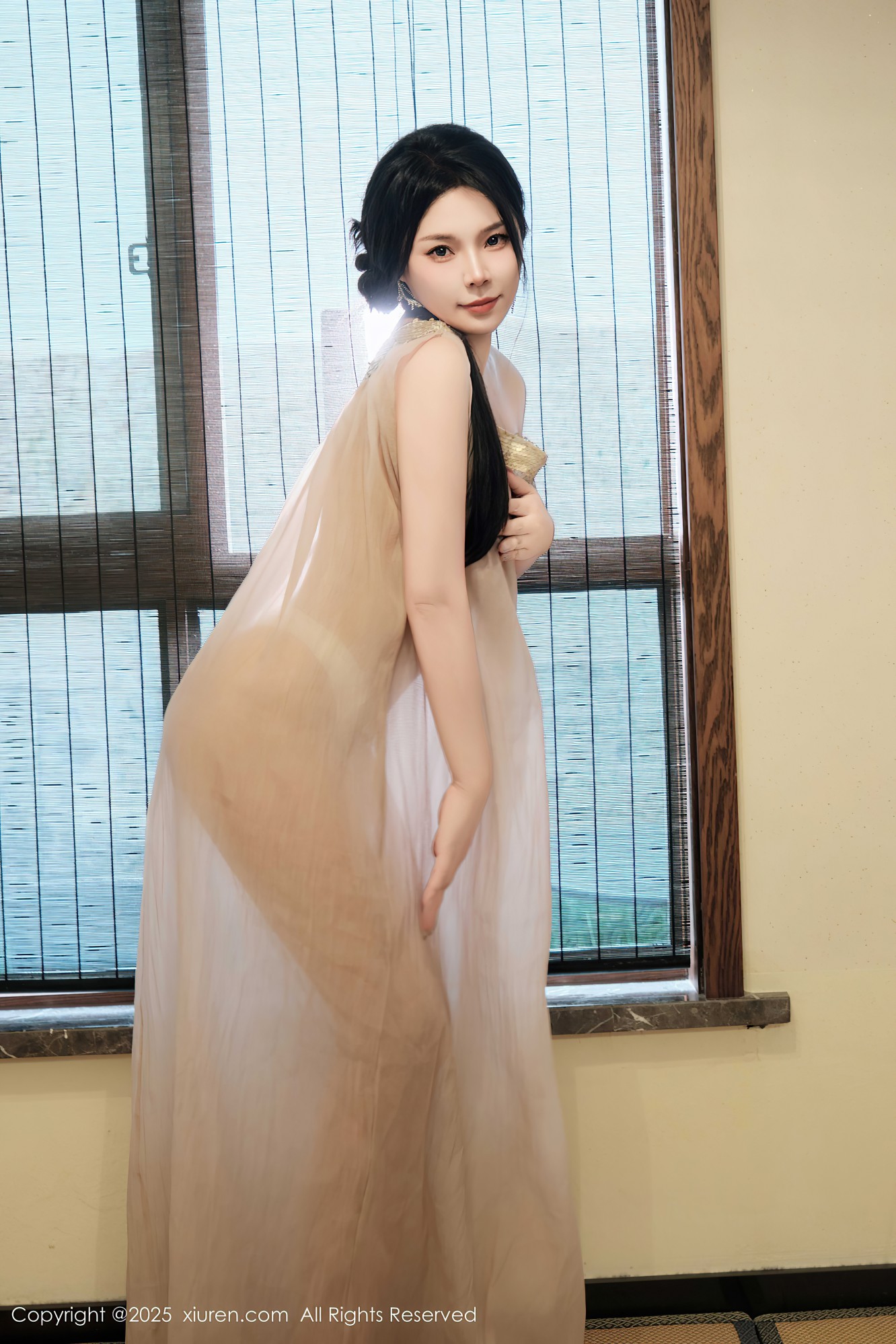 [XIUREN秀人网] 2025.07.03 NO.10500 麦田 [50P-653MB]