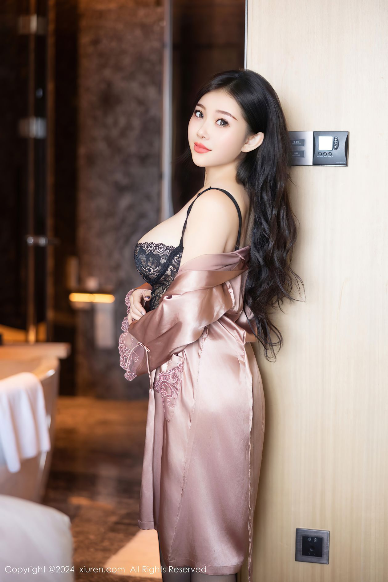 [XIUREN秀人网] 2024.09.14 NO.9159 白洁Bessie [67P-642MB]