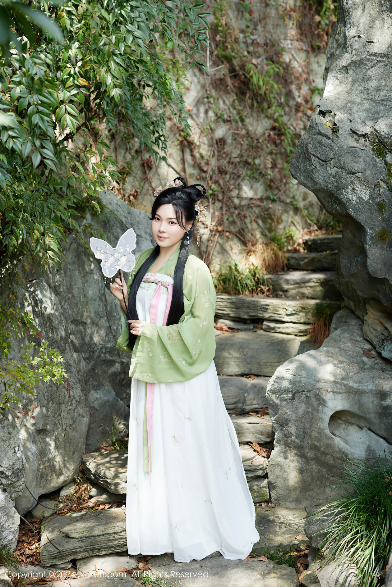 [XIUREN秀人网] 2024.09.14 NO.9162 麦田 [72P-789MB]