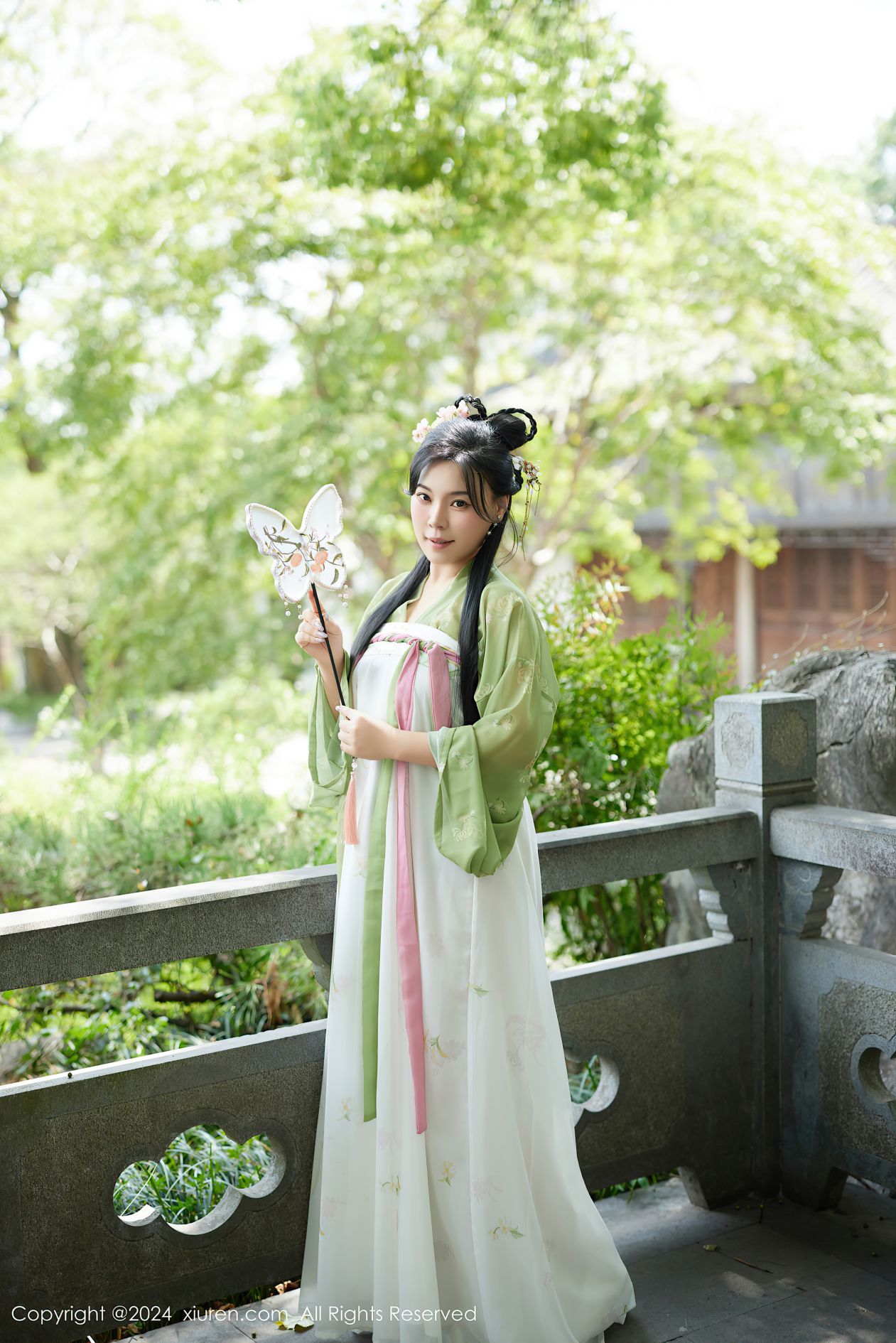 [XIUREN秀人网] 2024.09.14 NO.9162 麦田 [72P-789MB]