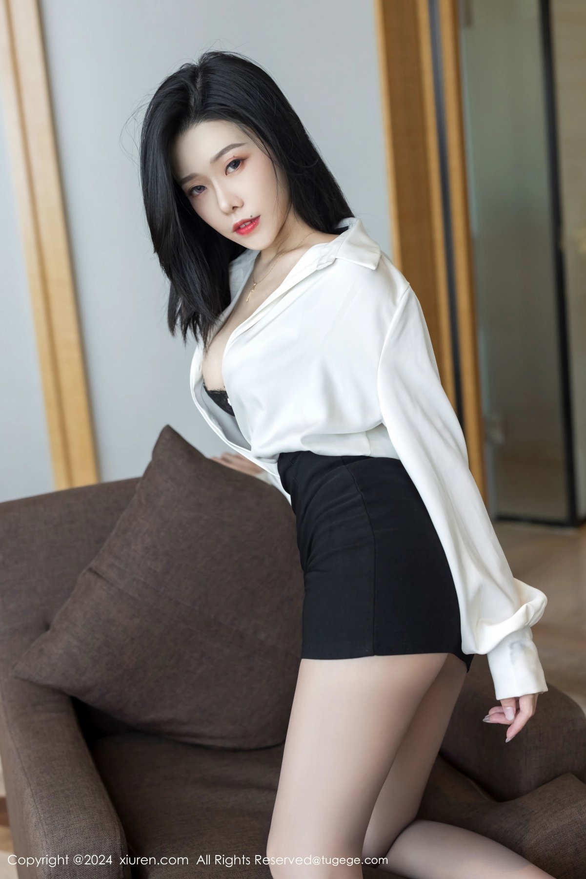 [XIUREN秀人网] 2024.10.23 NO.9329 luvian本能 [42P-399MB]
