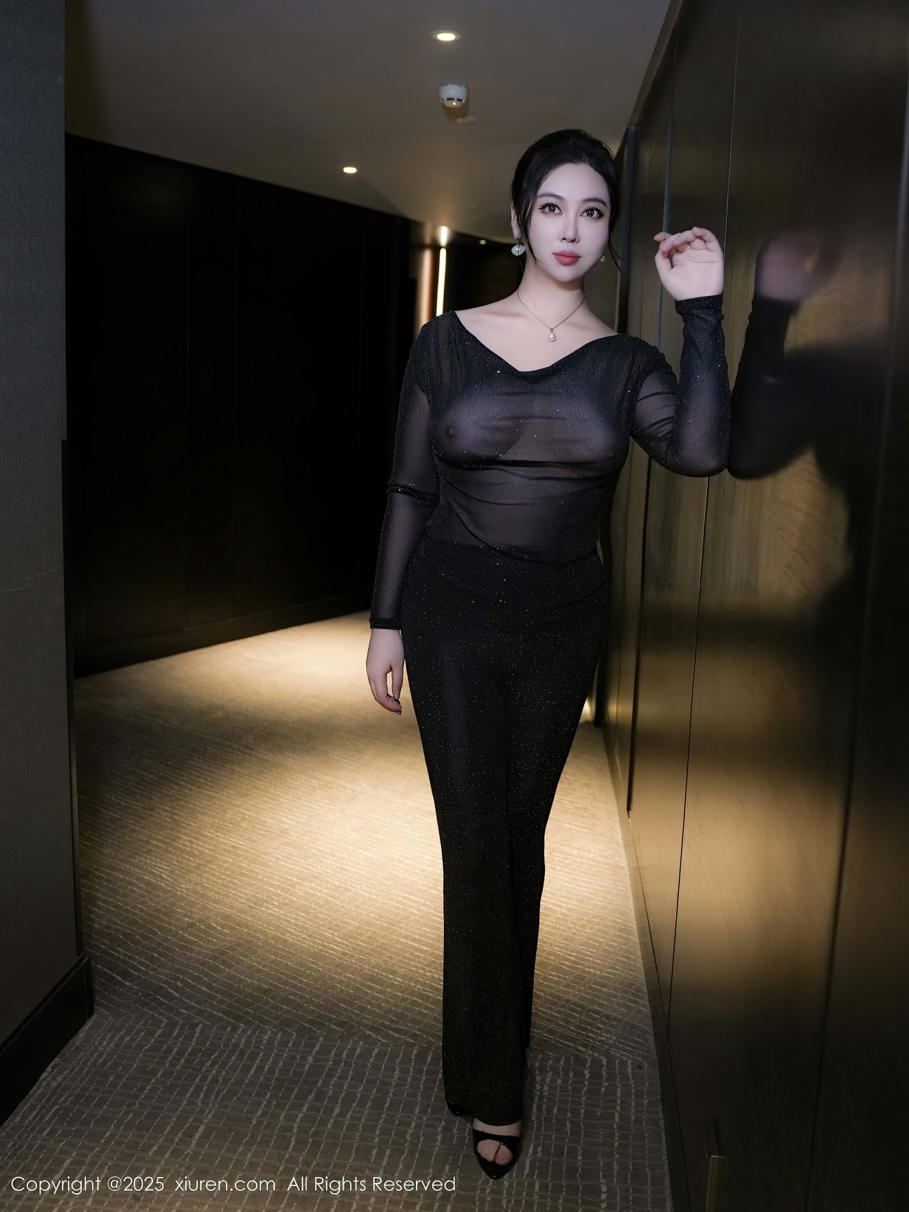 [XIUREN秀人网] 2025.01.08 NO.9725 风景尤美 [74P-909MB]