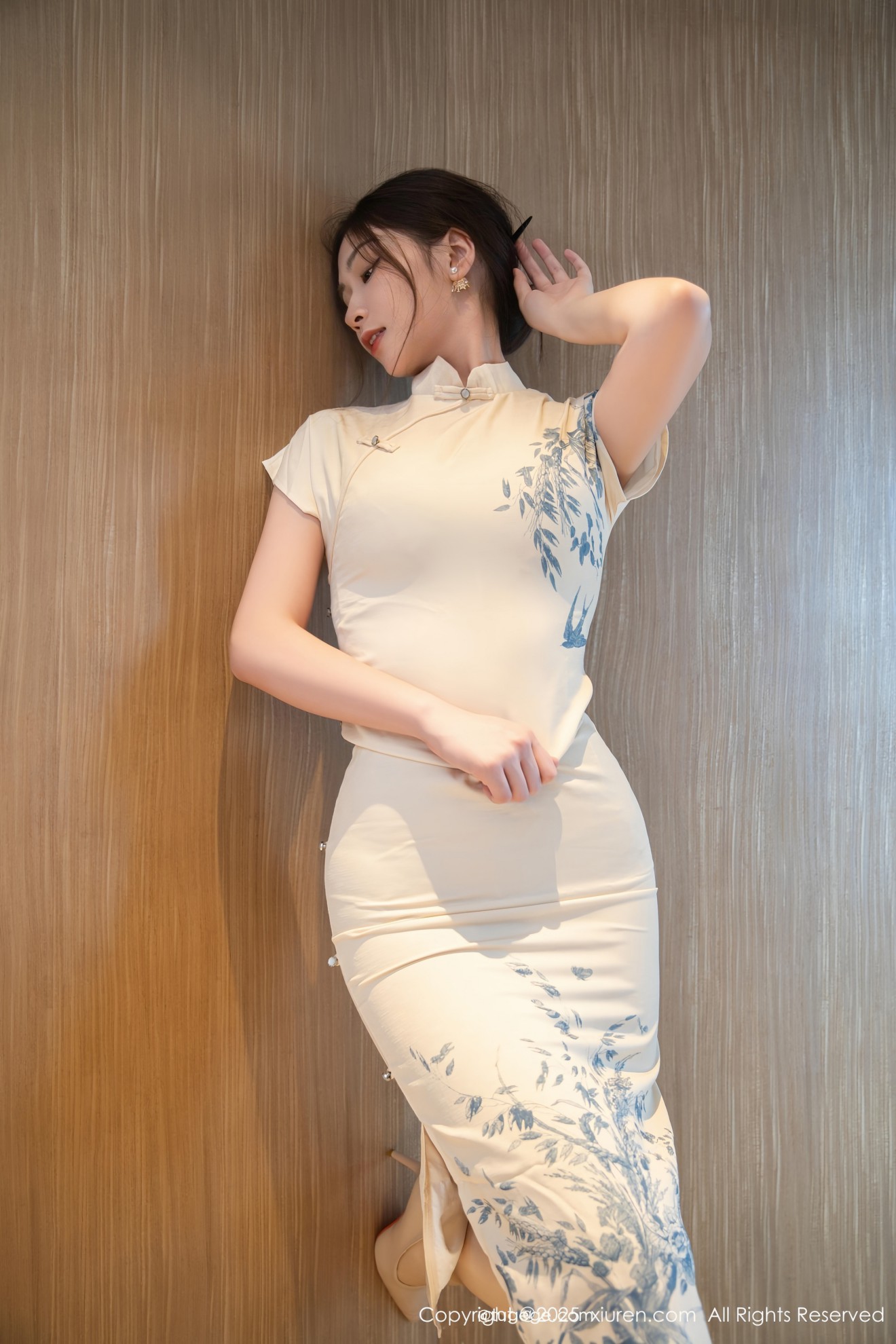 [XIUREN秀人网] 2025.07.31 NO.10605 刘婷婷 [72P]
