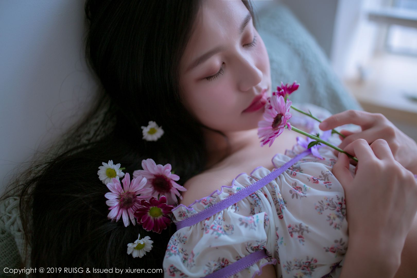 [RUISG瑞丝馆] 2019.06.25 VOL.068 深紫Julie [49P-135MB]