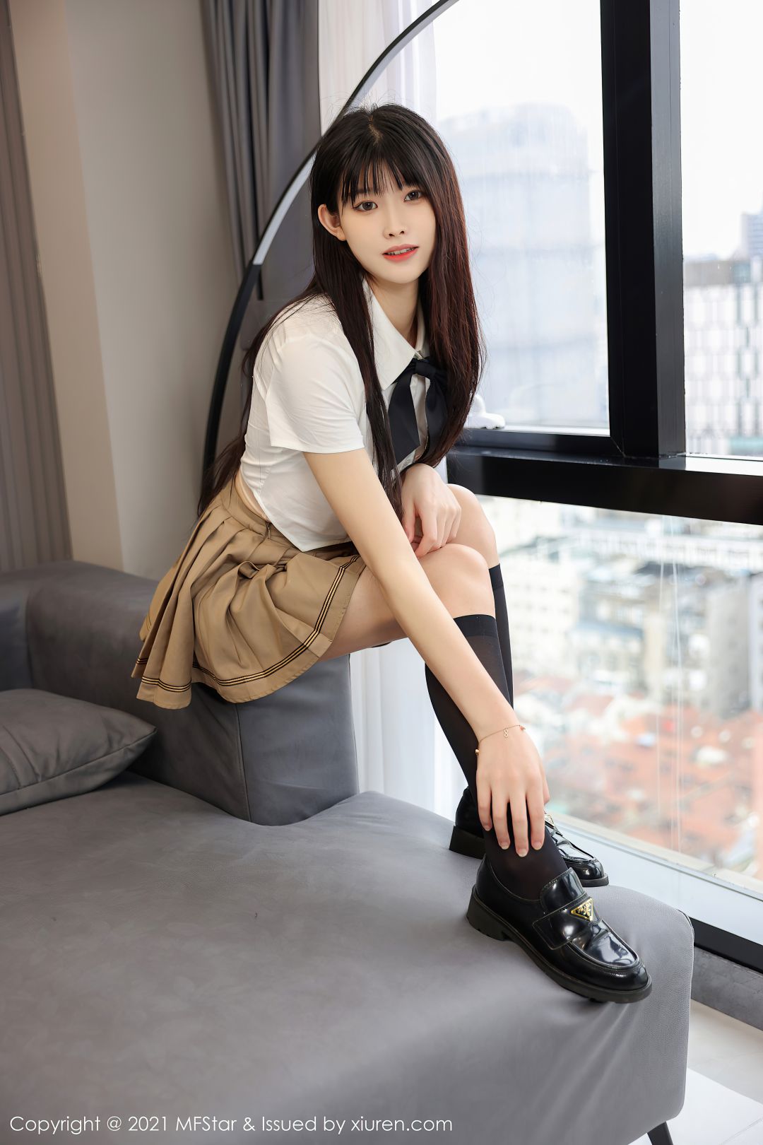 [MFStar模范学院] 2021.12.10 VOL.546 77qiqi [52P-520MB]