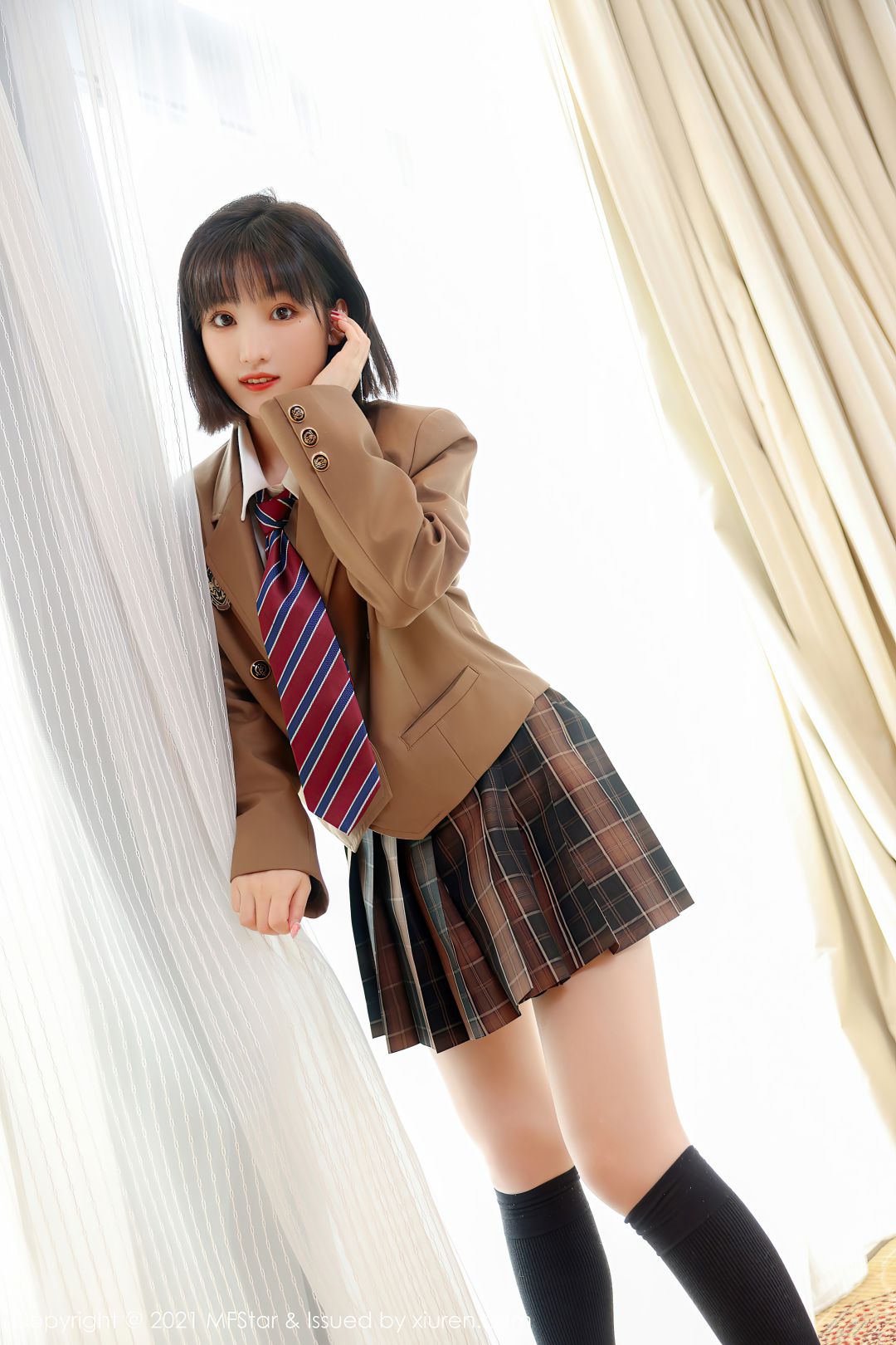 [MFStar模范学院] 2021.11.29 VOL.543 甜筒晓彤 [53P-526MB]
