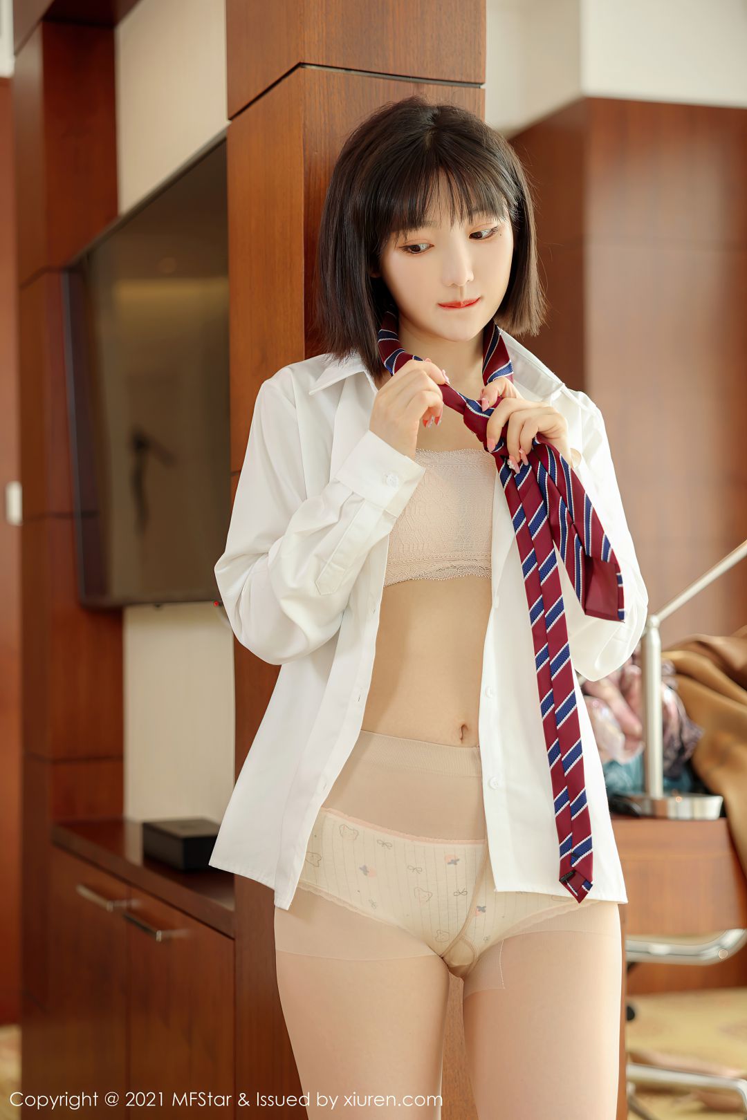[MFStar模范学院] 2021.11.29 VOL.543 甜筒晓彤 [53P-526MB]