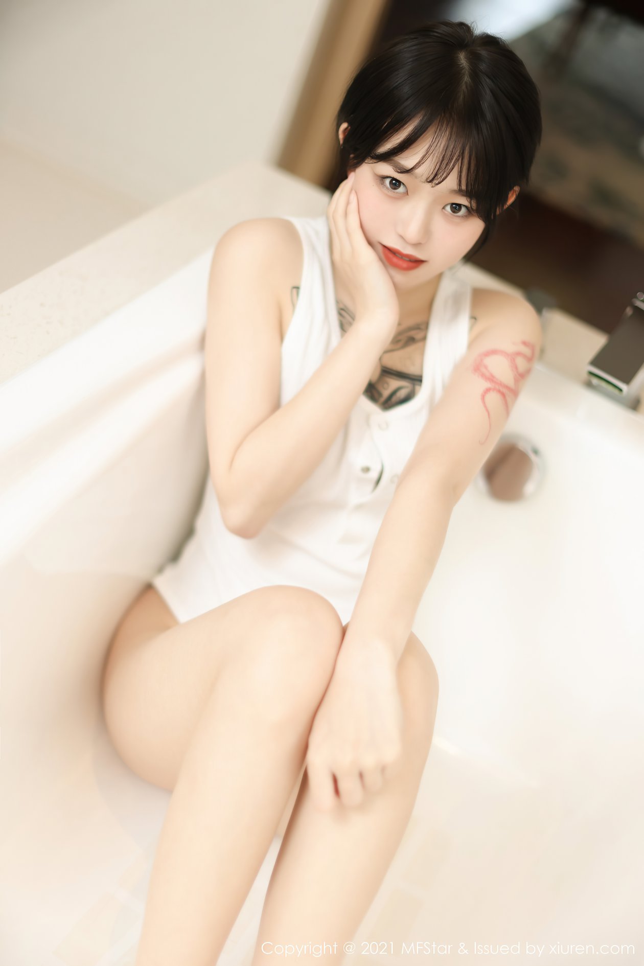 [MFStar模范学院] 2021.05.17 VOL.496 奶瓶子 [48P-406MB]