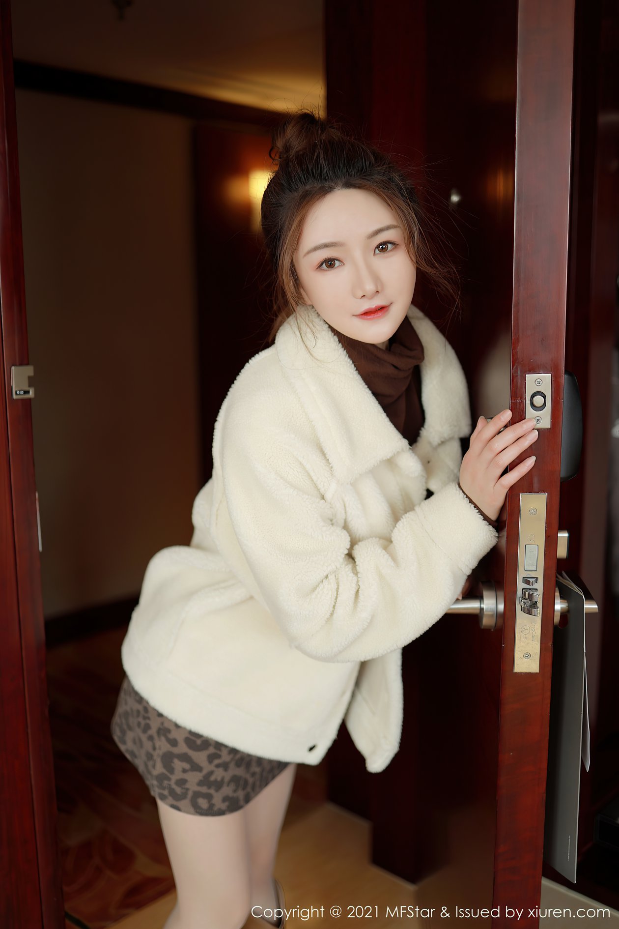 [MFStar模范学院] 2021.03.08 VOL.465 婠婠么 [48P-489MB]